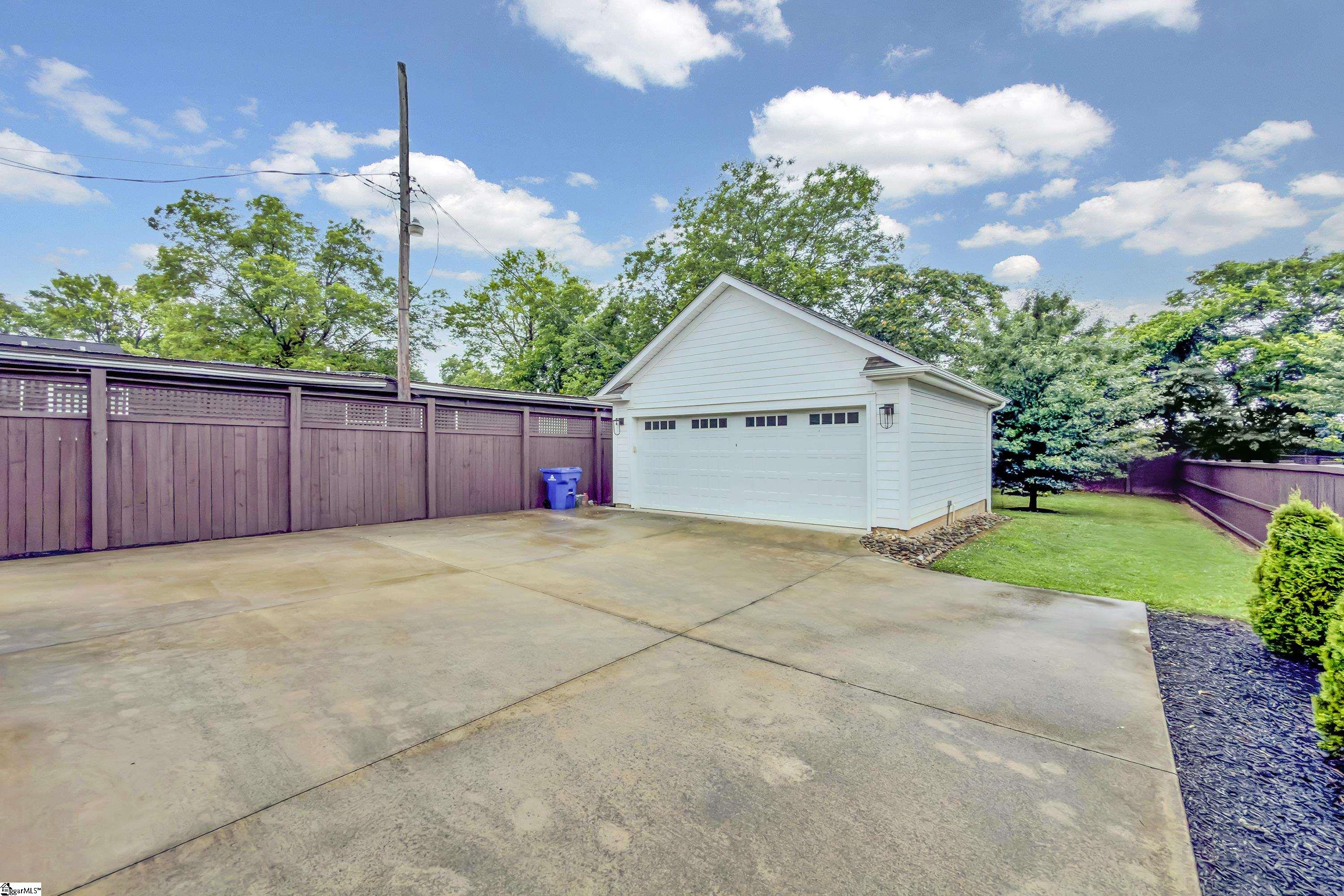 109 David Street Greenville, SC 29609