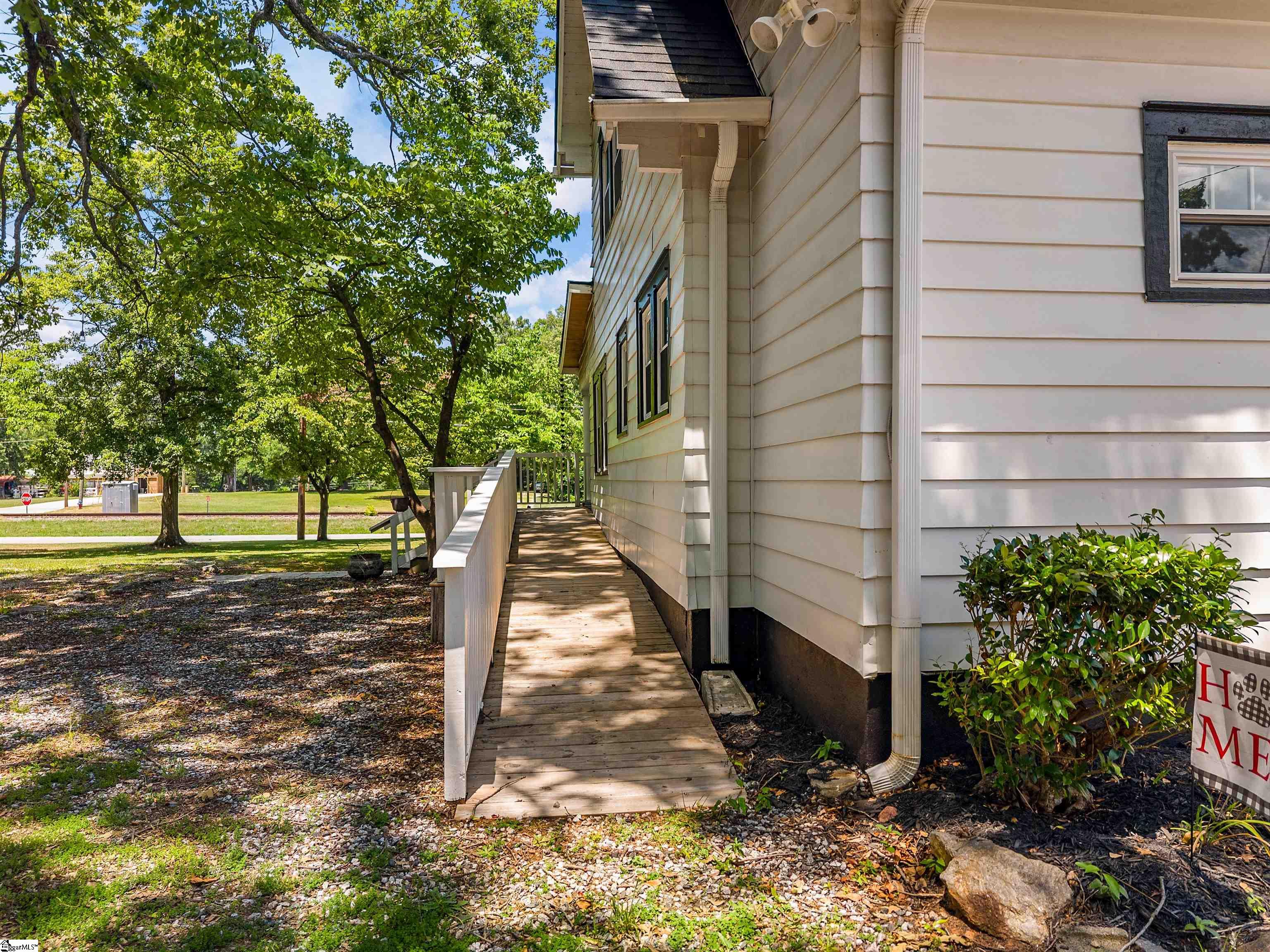 409 N Howard Avenue Landrum, SC 29356
