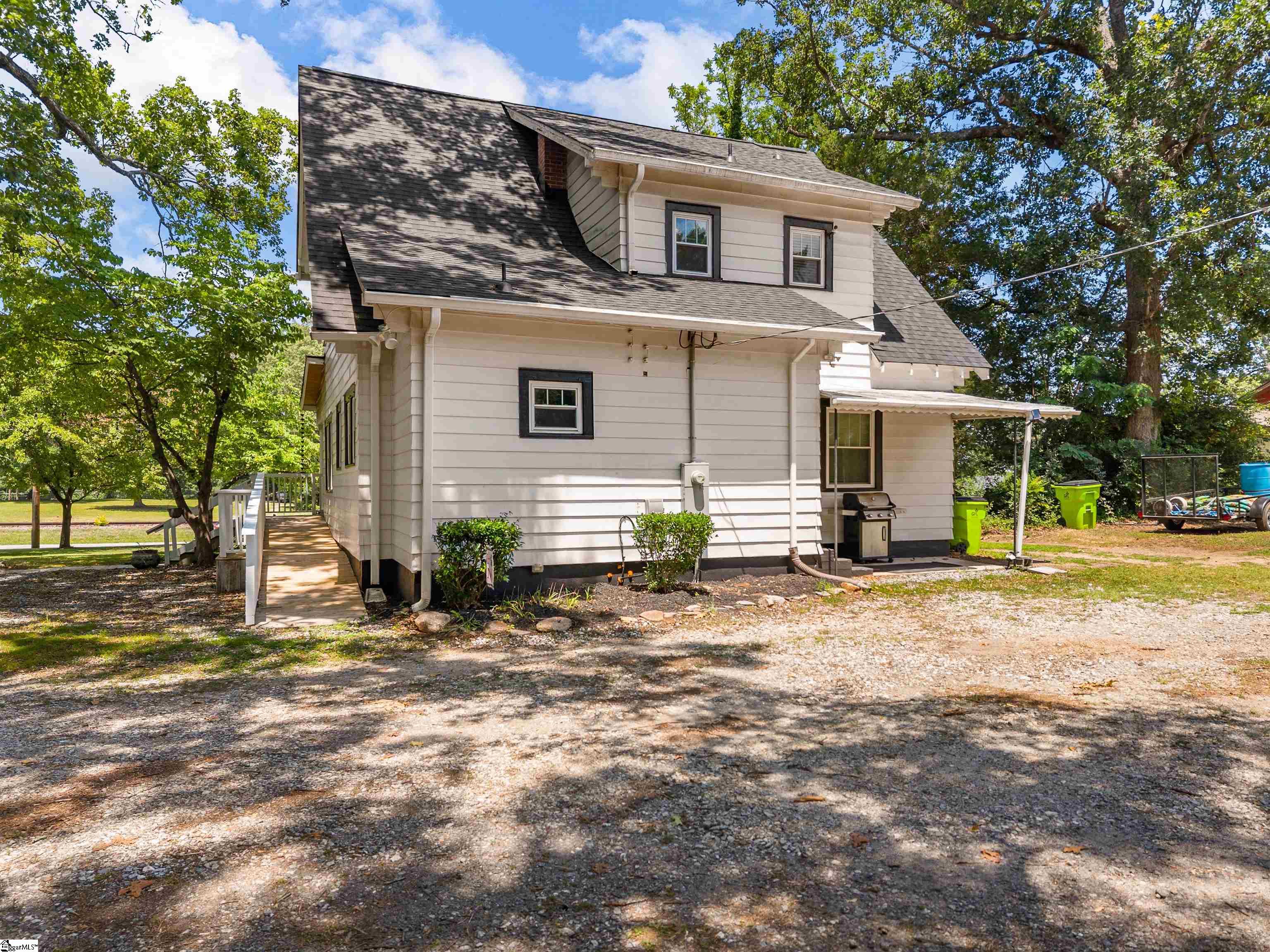 409 N Howard Avenue Landrum, SC 29356