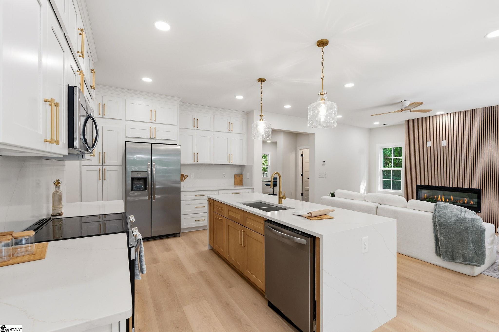 406 Point Road Westminster, SC 29693