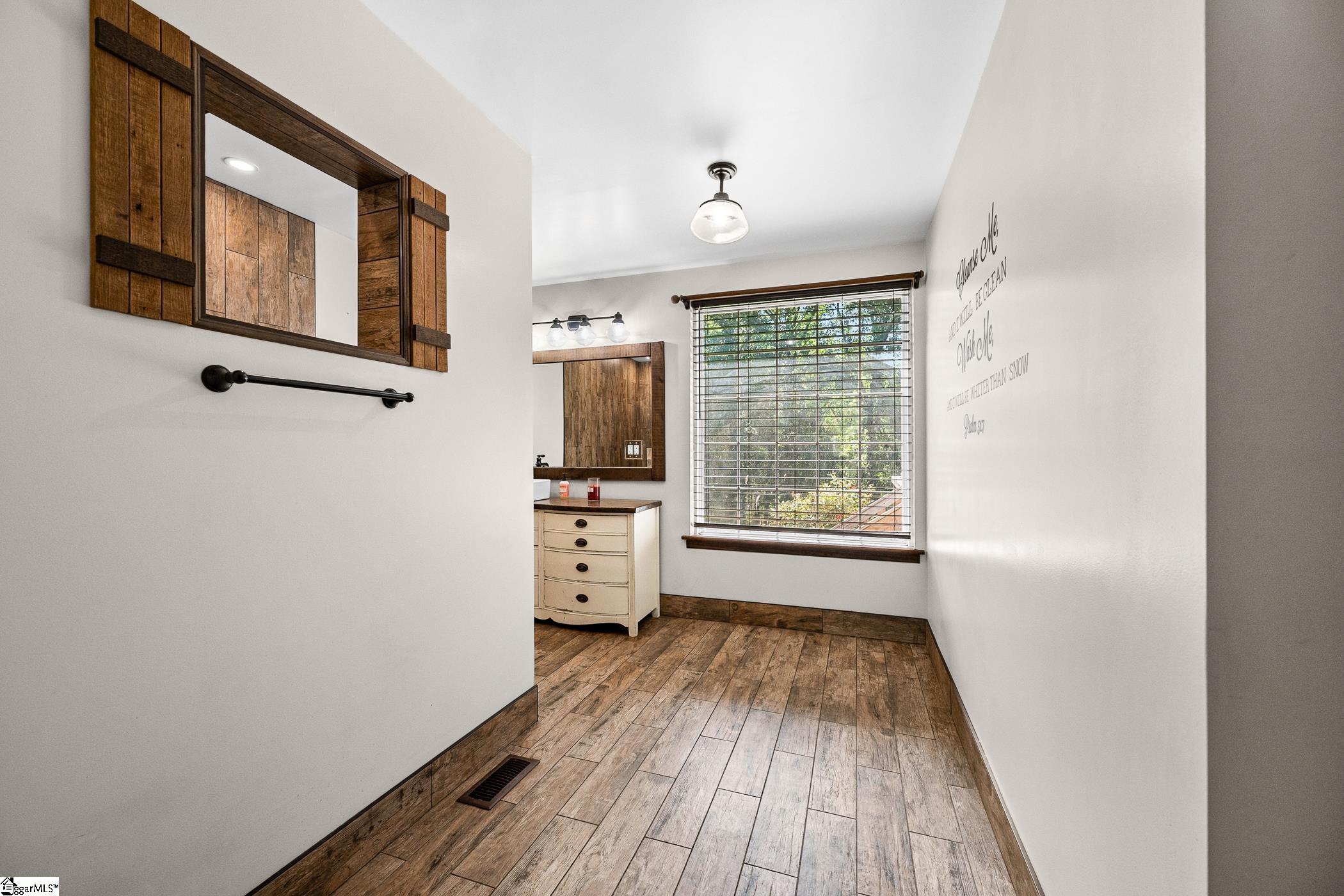 351 Knickerbocker Estate Drive Fountain Inn, SC 29644