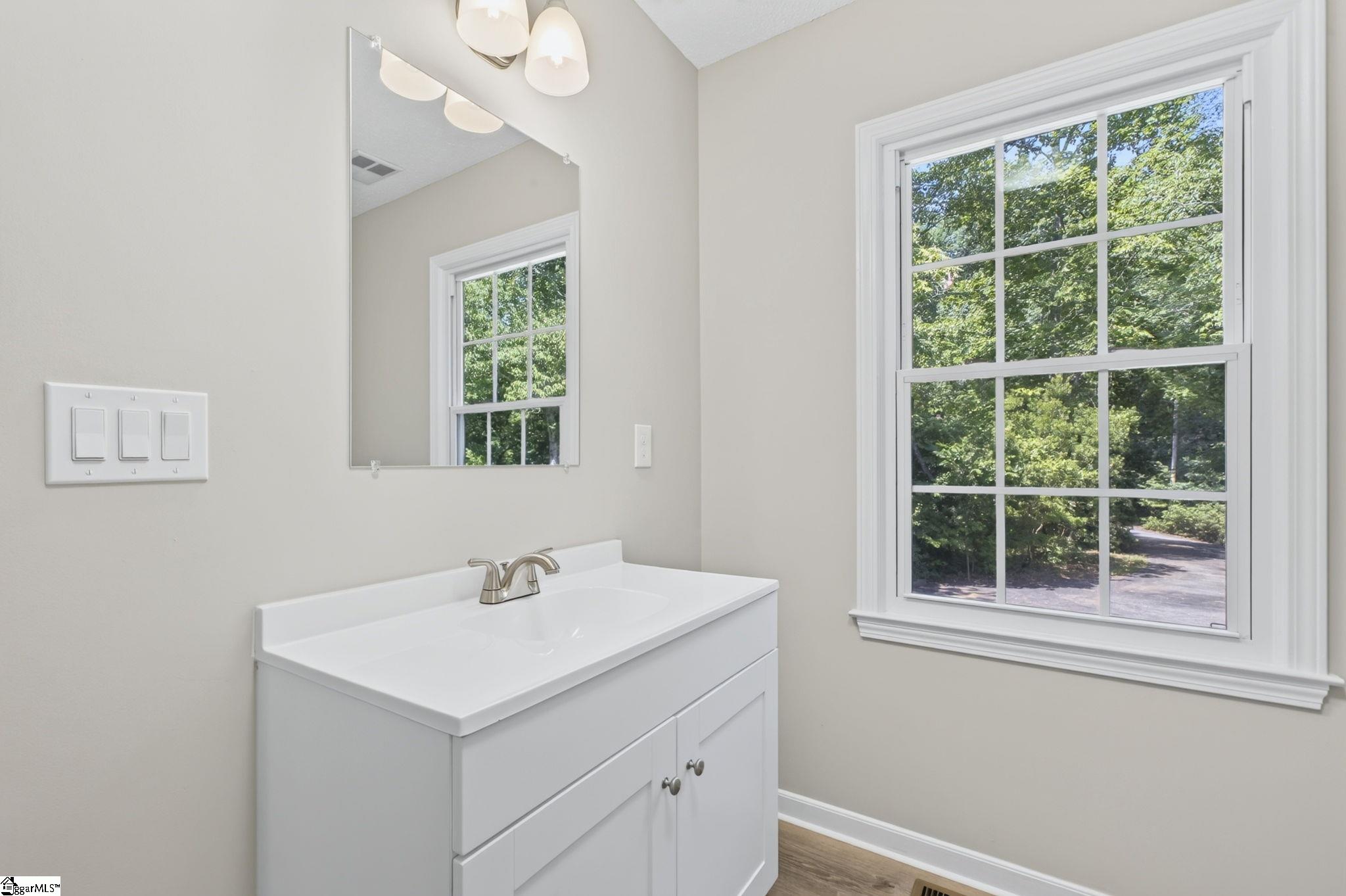 515 Hartwell Drive Seneca, SC 29672