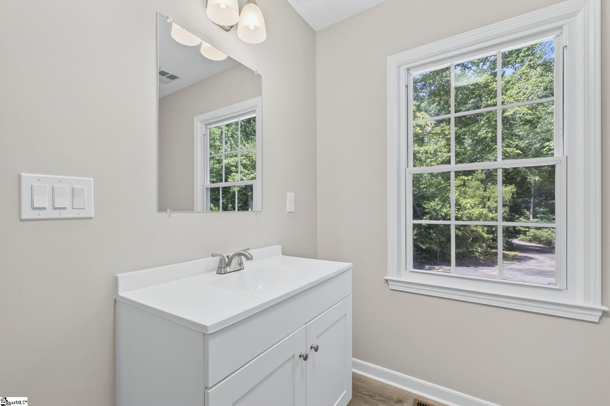 515 Hartwell Drive Seneca, SC 29672