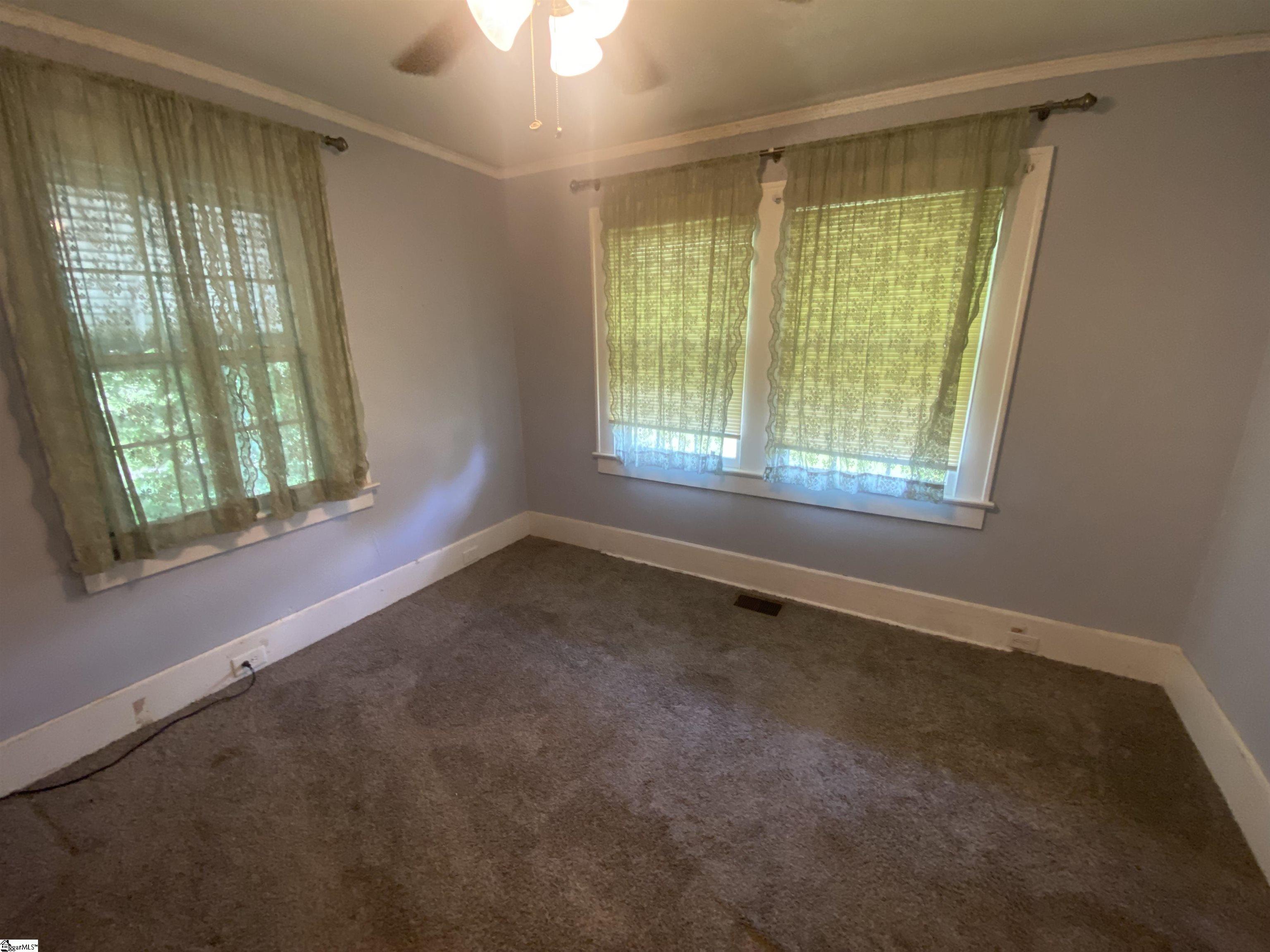 302 Jones Street Laurens, SC 29360