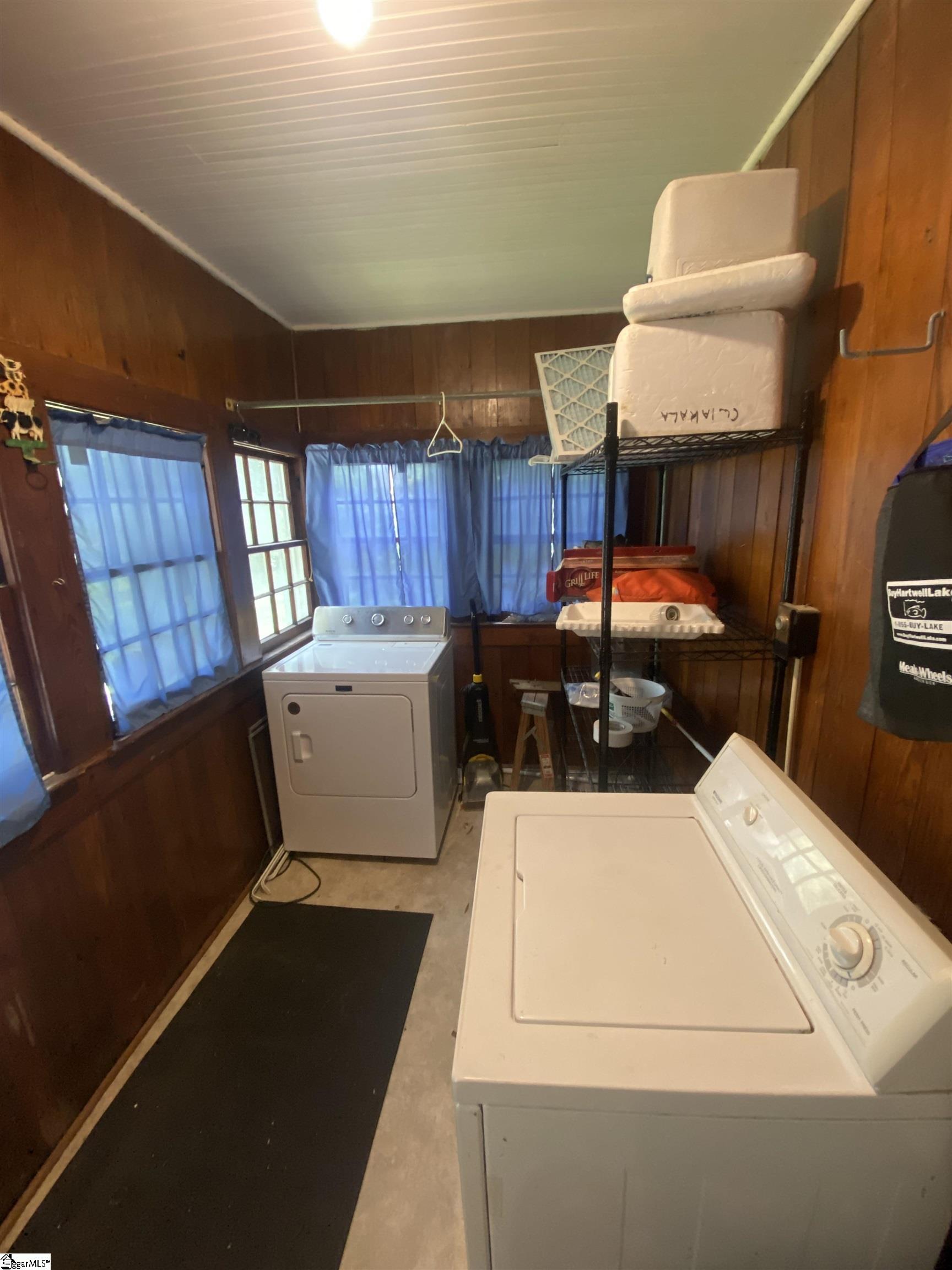 302 Jones Street Laurens, SC 29360