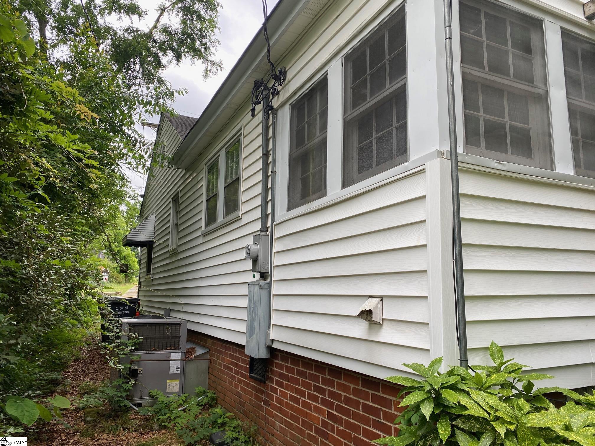 302 Jones Street Laurens, SC 29360