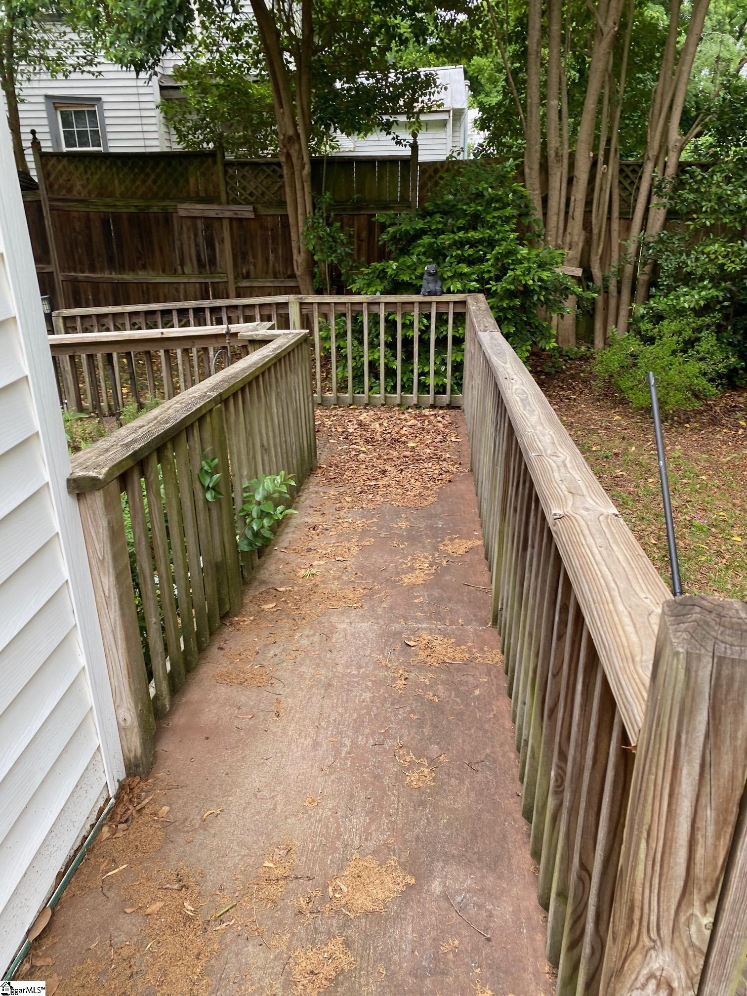 302 Jones Street Laurens, SC 29360