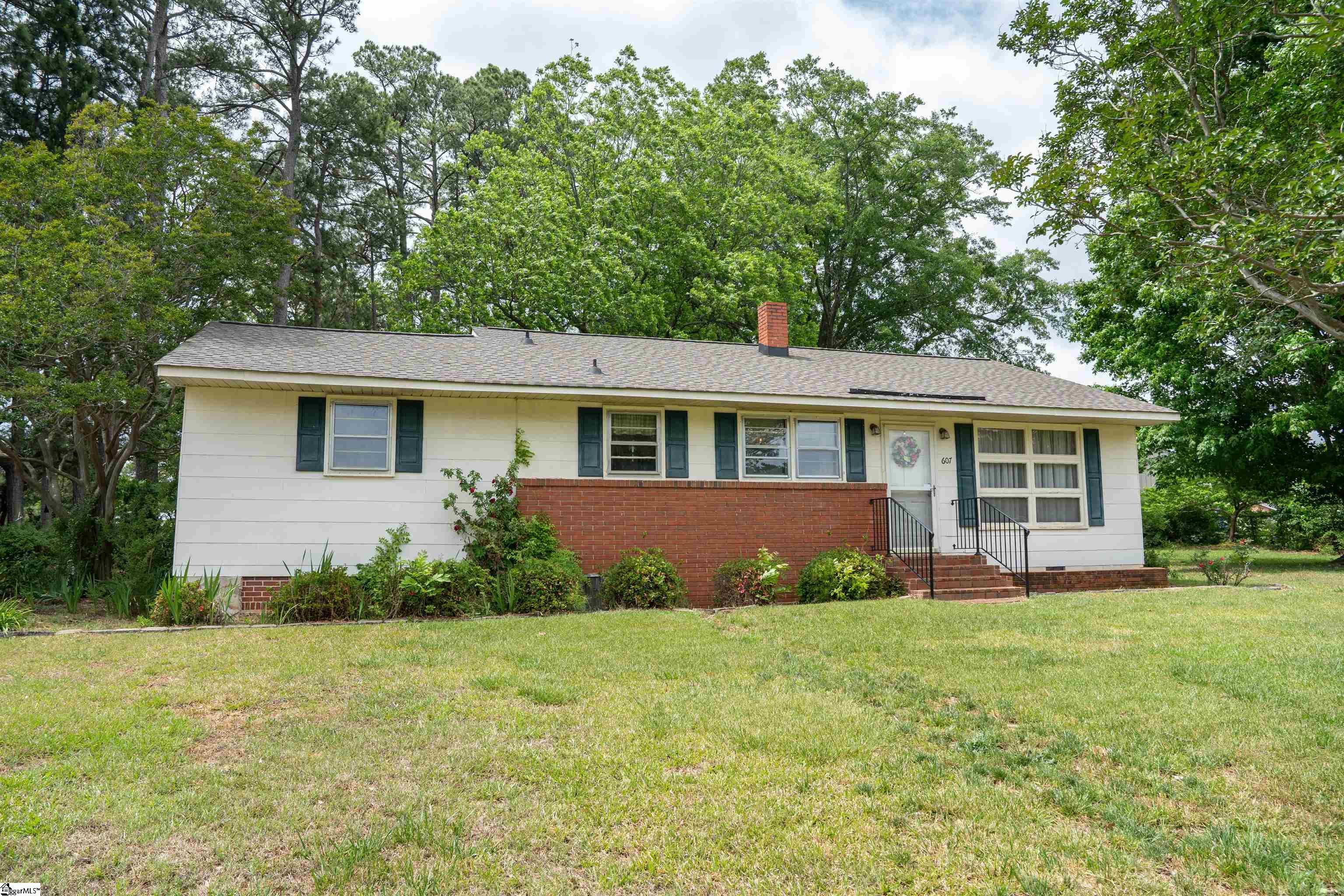 607 Vanney Circle Boiling Springs, SC 29316