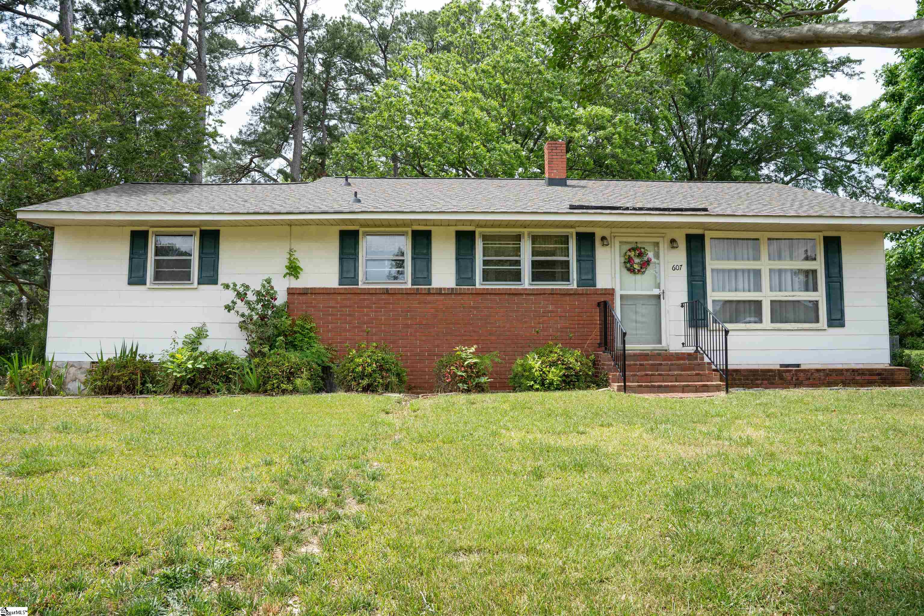 607 Vanney Circle Boiling Springs, SC 29316