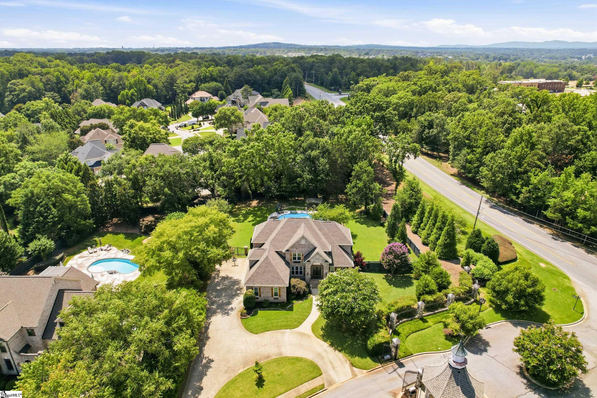 2 Stonebrook Farm Way Greenville, SC 29615
