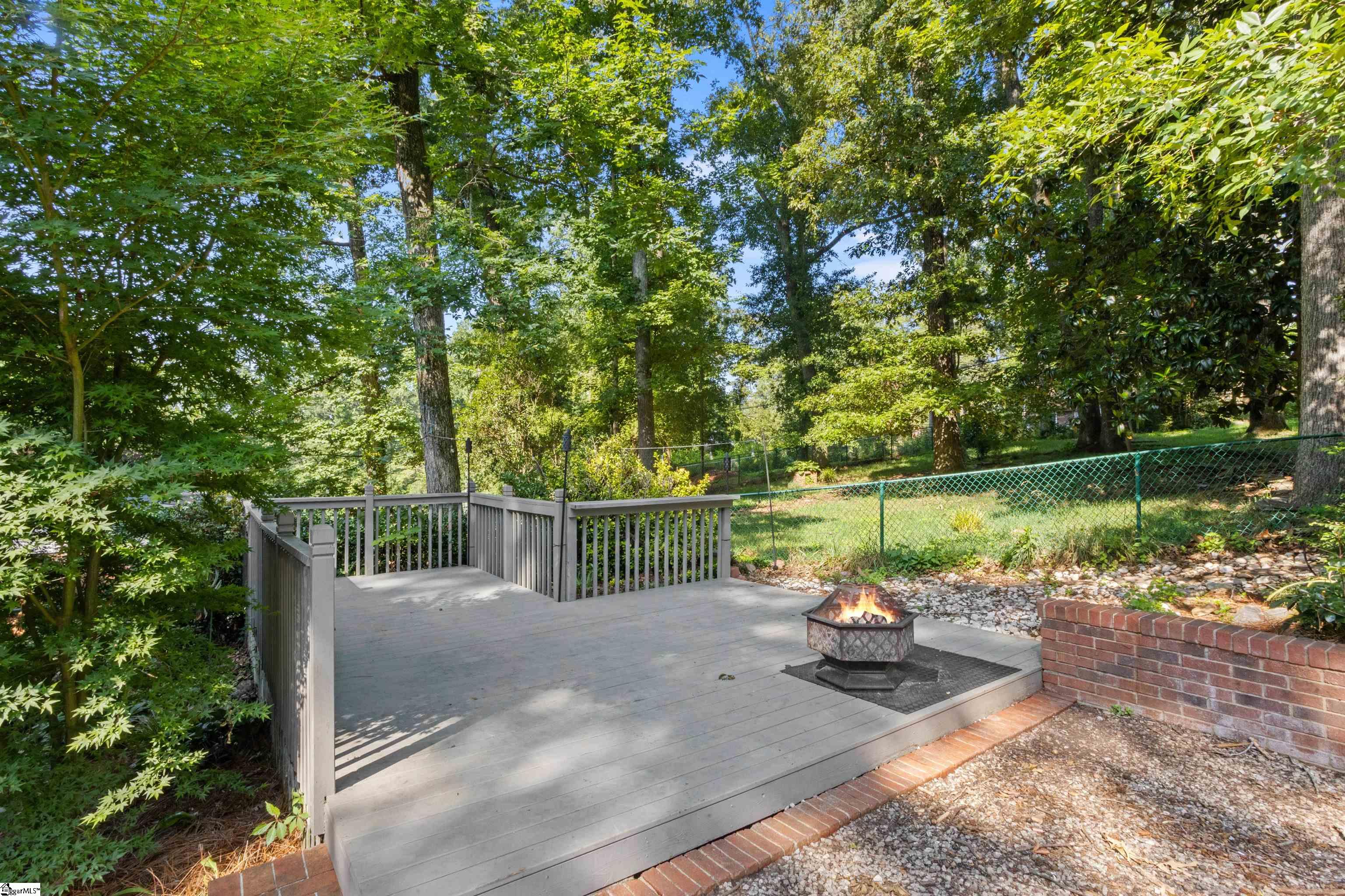 295 Fairlane Drive Spartanburg, SC 29307