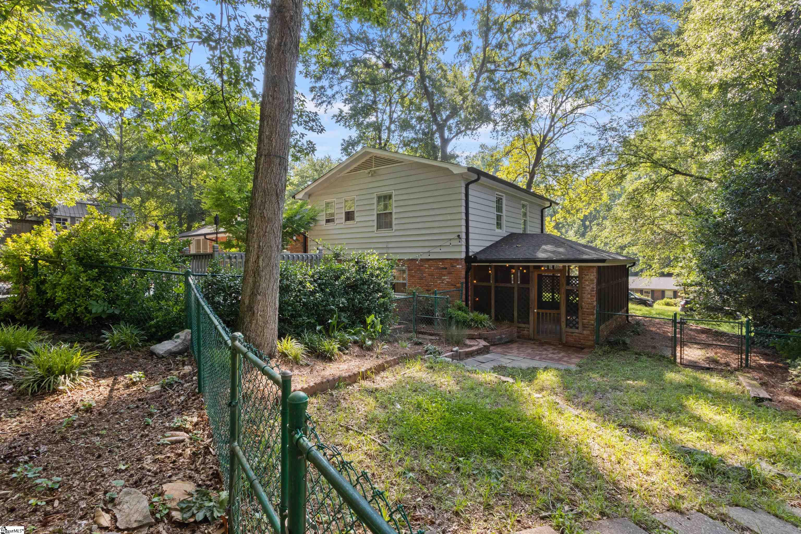 295 Fairlane Drive Spartanburg, SC 29307