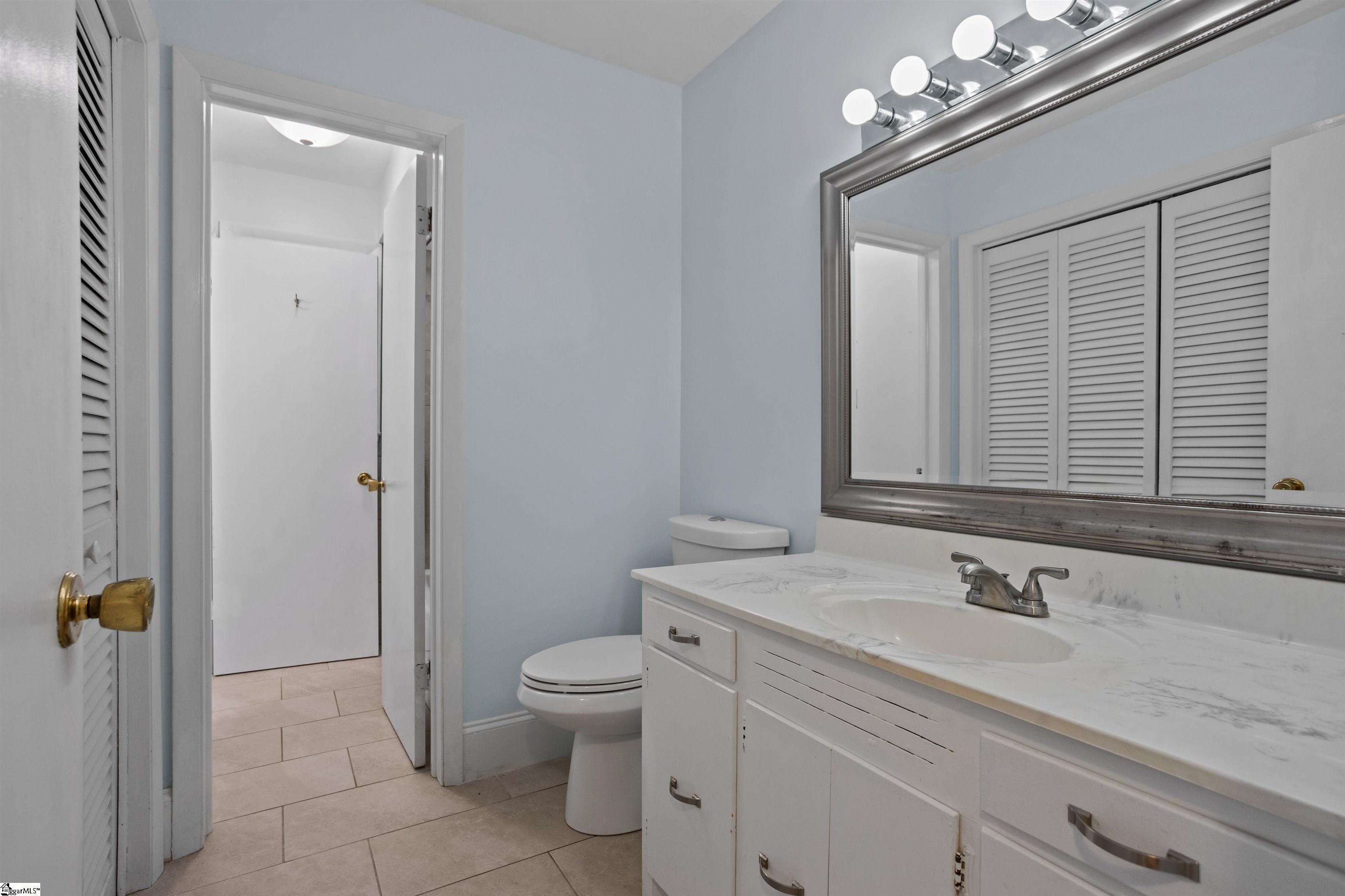 295 Fairlane Drive Spartanburg, SC 29307