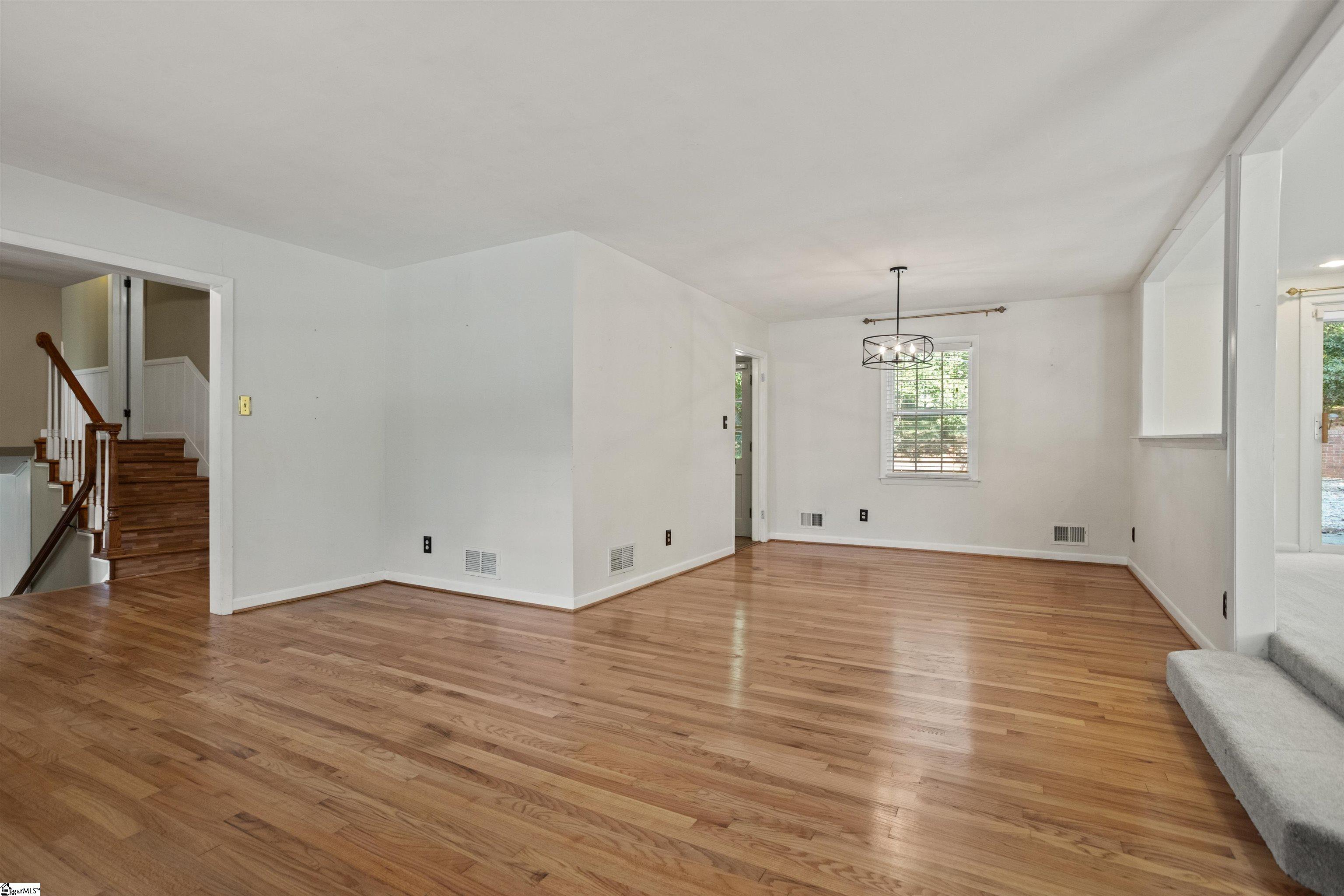 295 Fairlane Drive Spartanburg, SC 29307