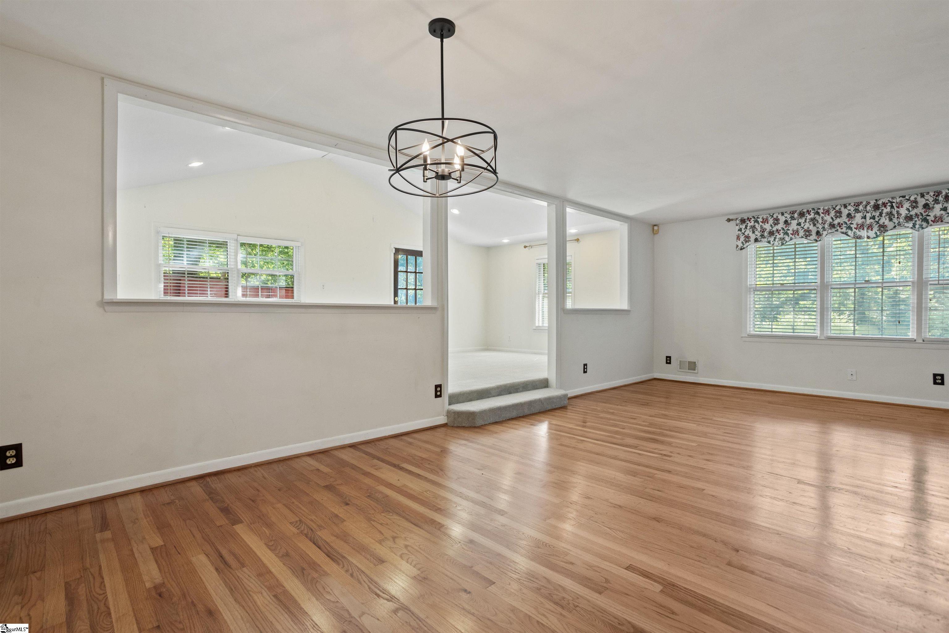 295 Fairlane Drive Spartanburg, SC 29307