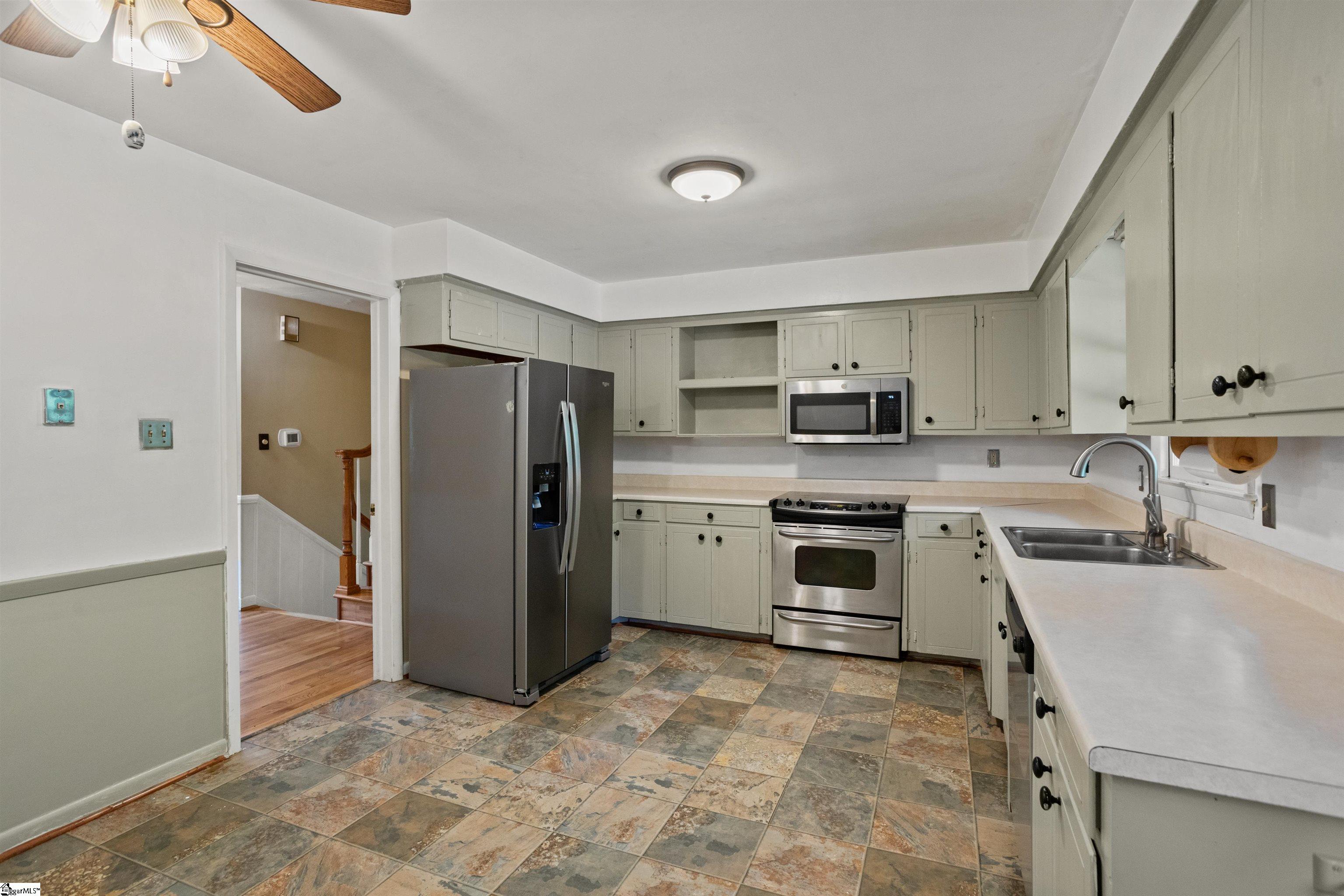 295 Fairlane Drive Spartanburg, SC 29307