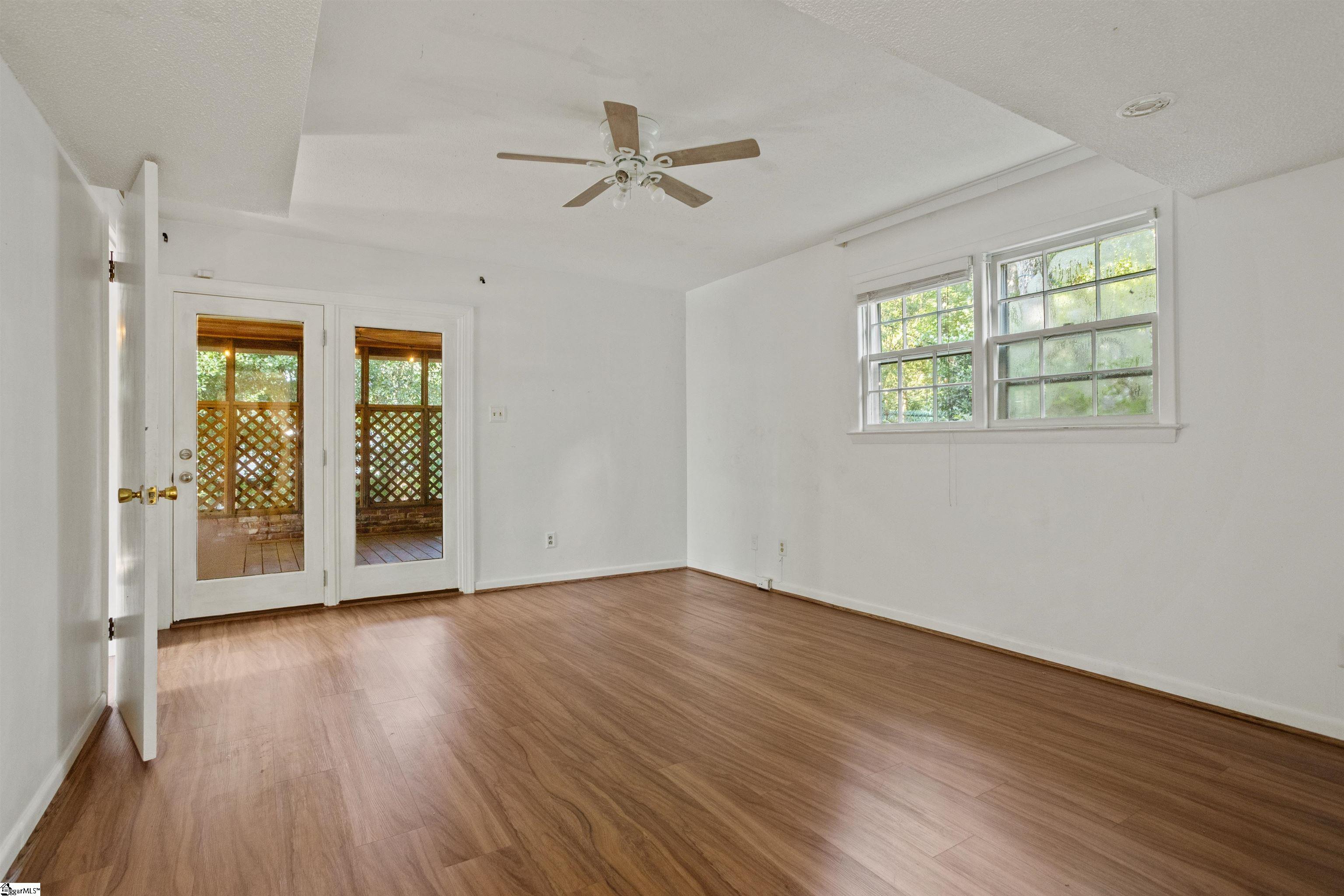 295 Fairlane Drive Spartanburg, SC 29307