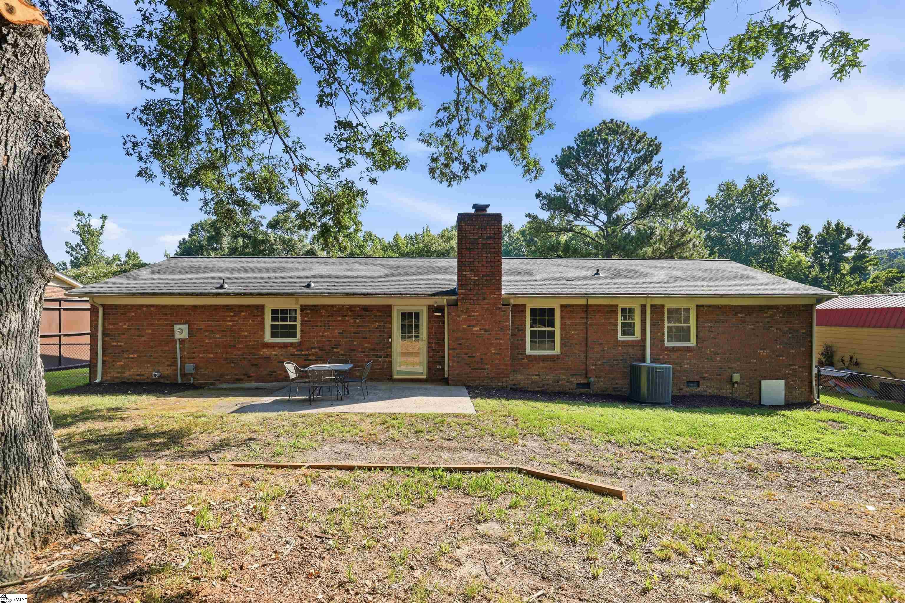 423 Indian Trail Taylors, SC 29687