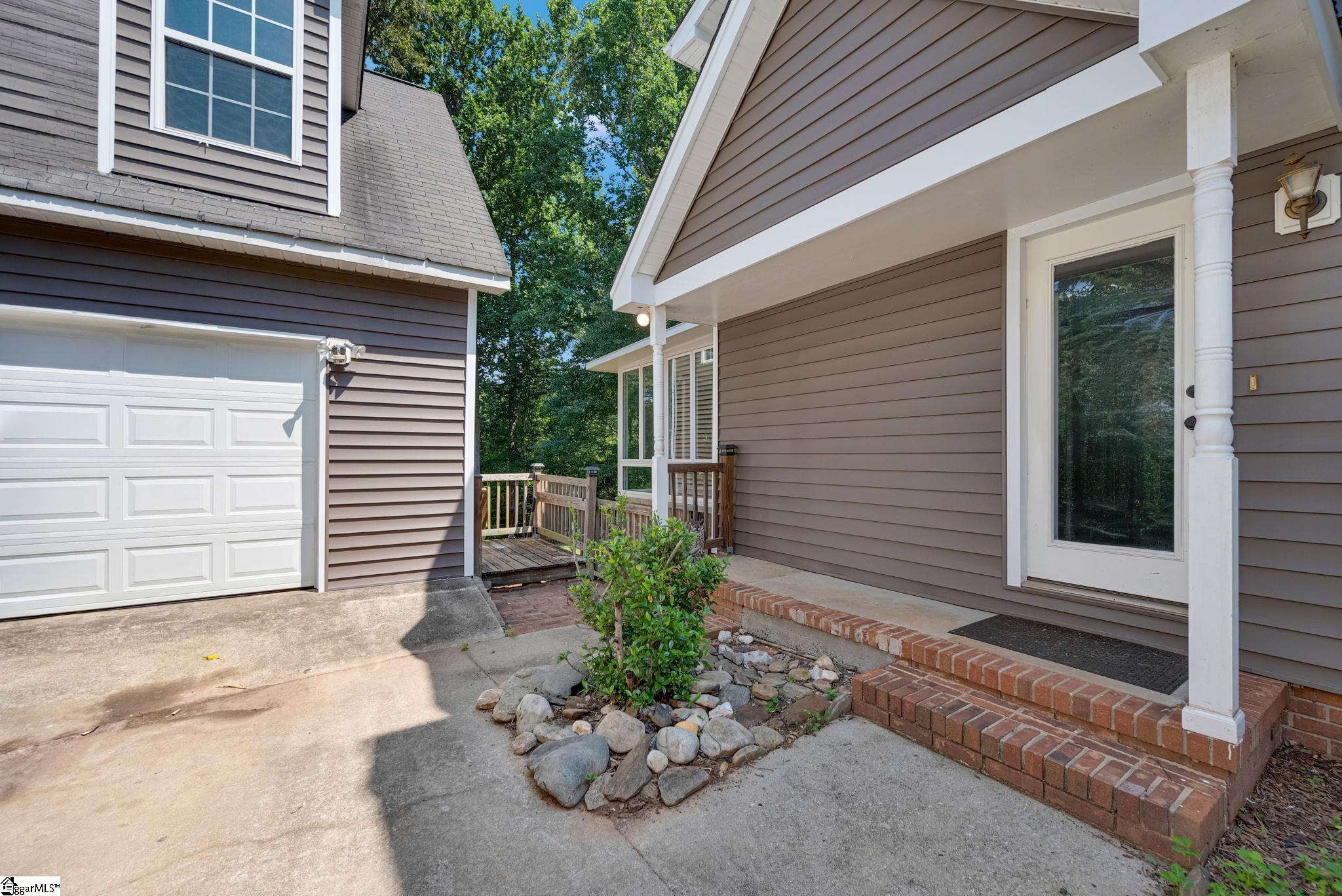 301 Mountain View Court Greenville, SC 29611