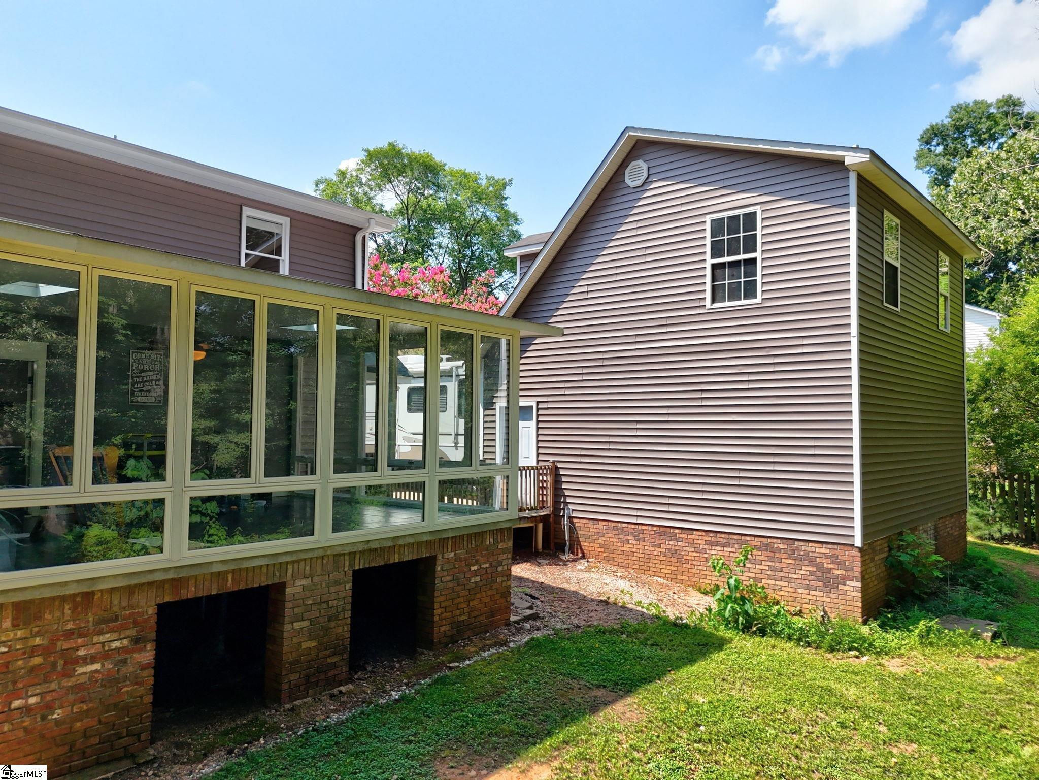 301 Mountain View Court Greenville, SC 29611