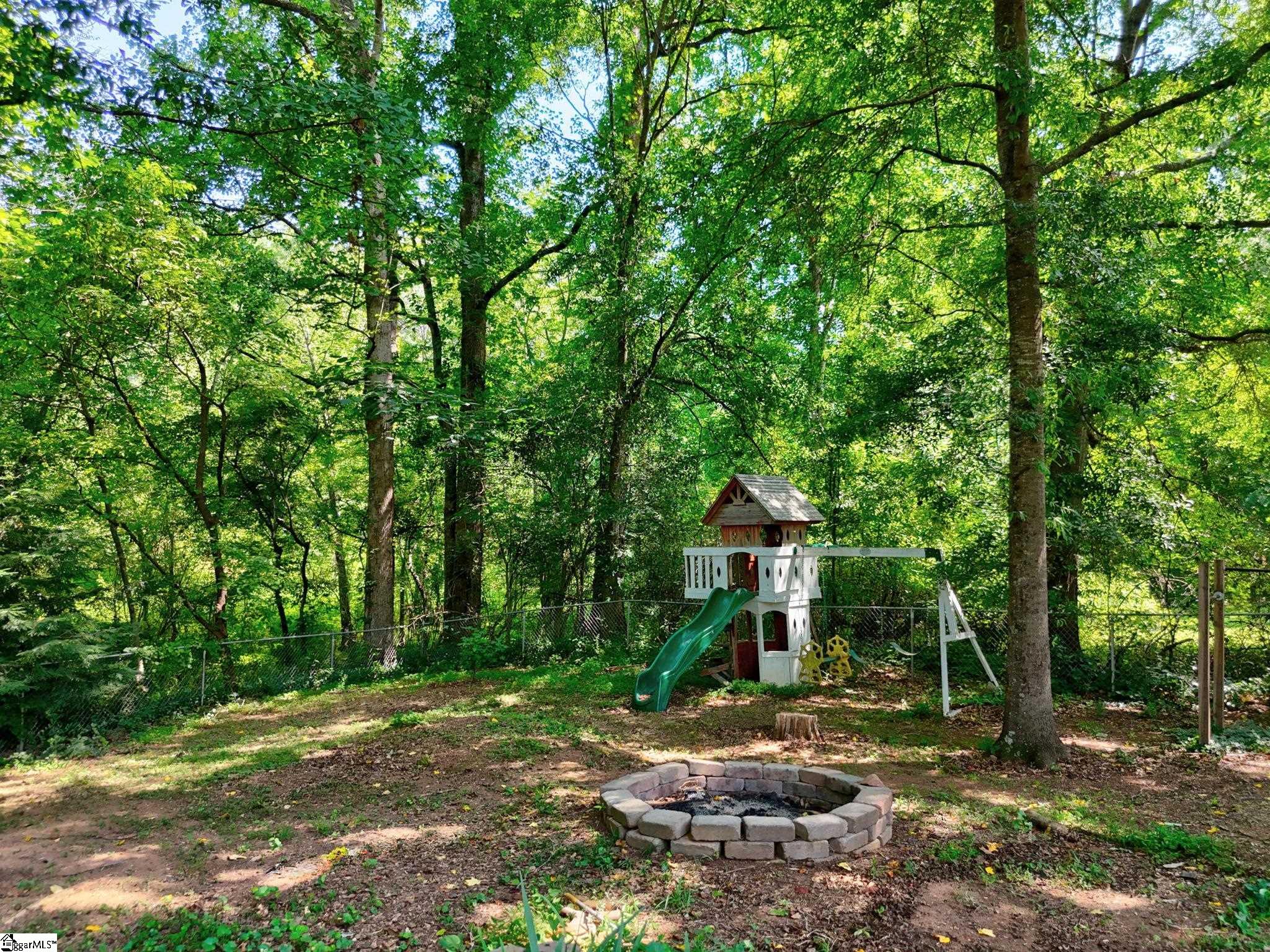 301 Mountain View Court Greenville, SC 29611