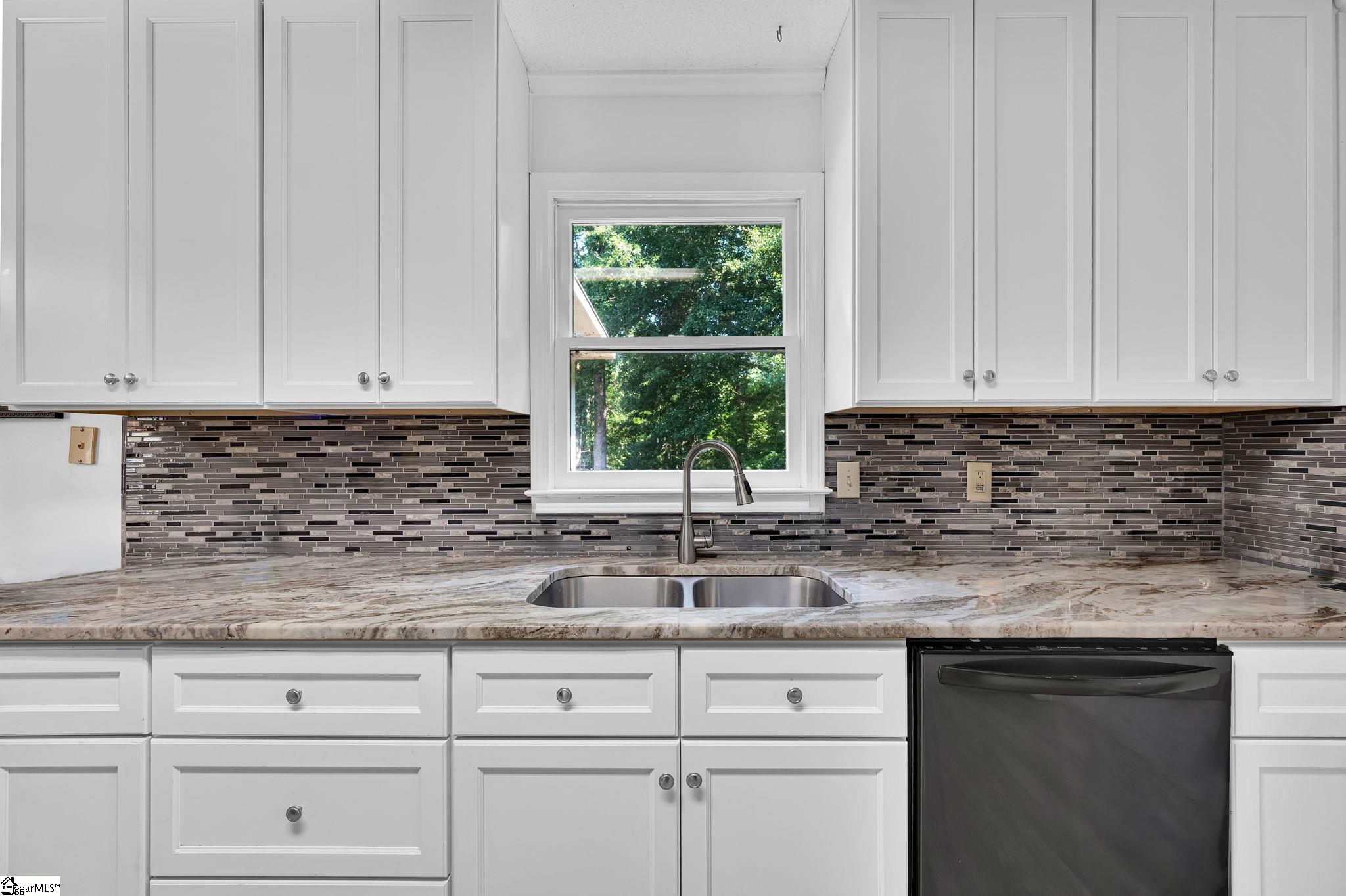 301 Mountain View Court Greenville, SC 29611