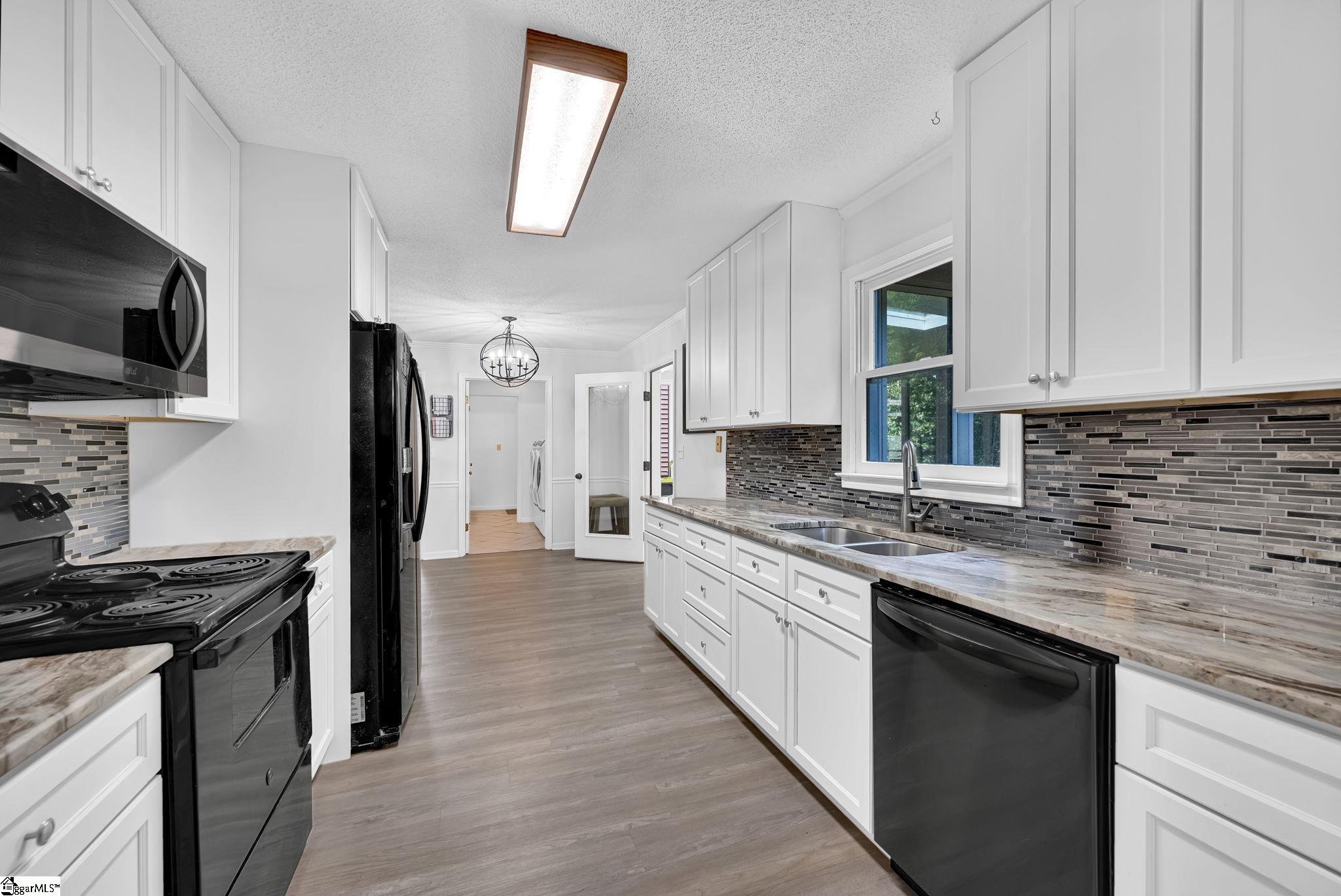 301 Mountain View Court Greenville, SC 29611