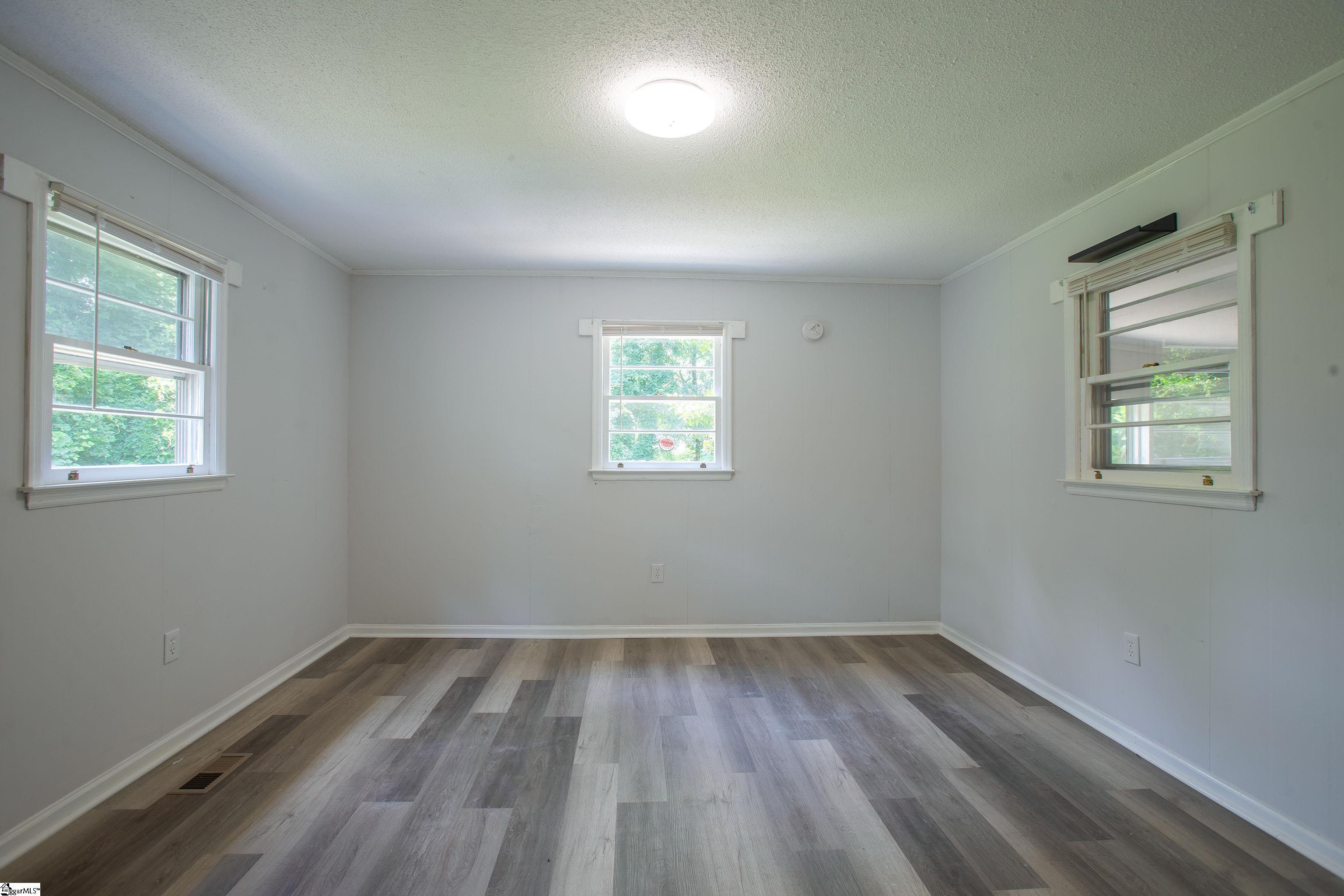 640 Humphrey Street Spartanburg, SC 29301-1942