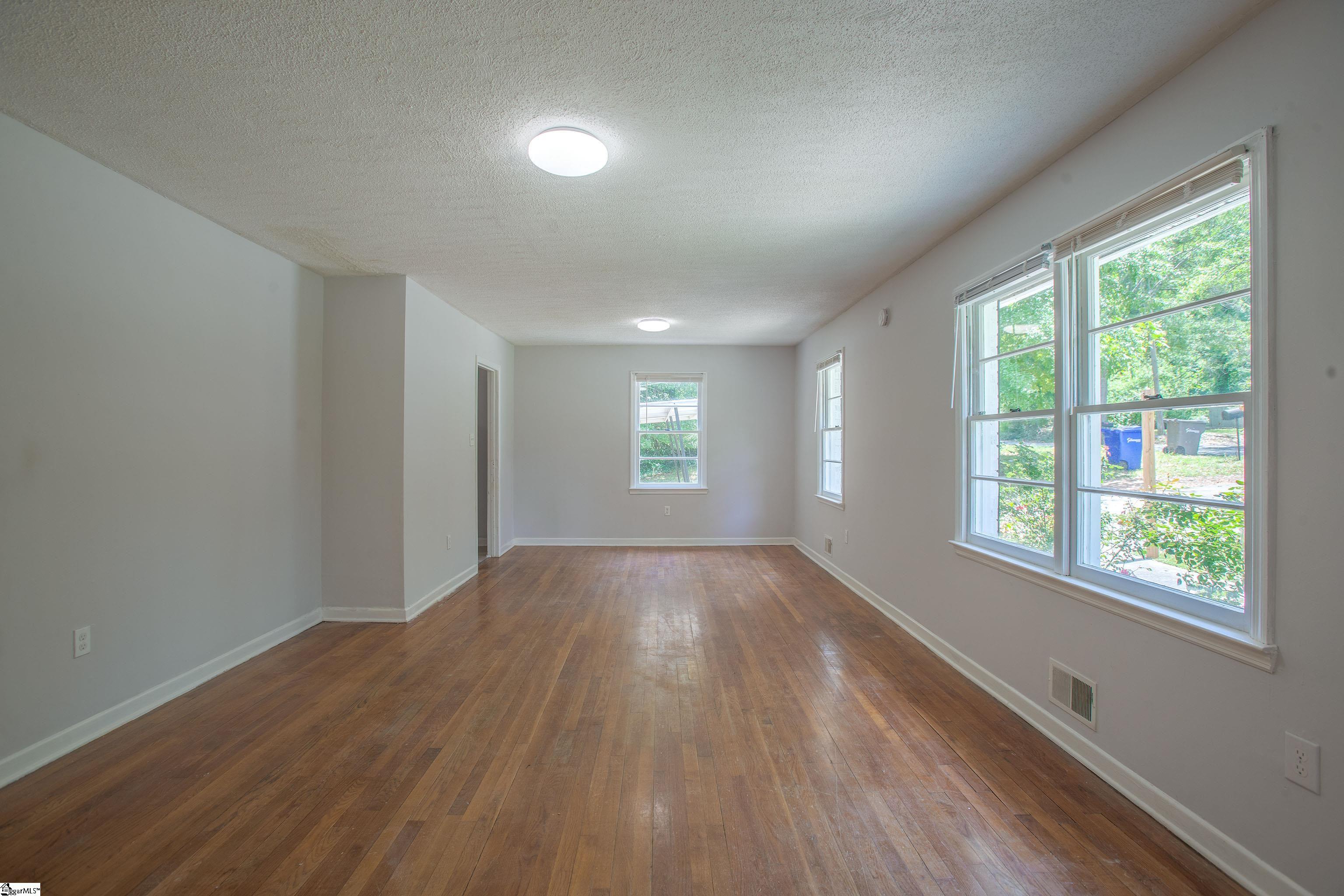 640 Humphrey Street Spartanburg, SC 29301-1942
