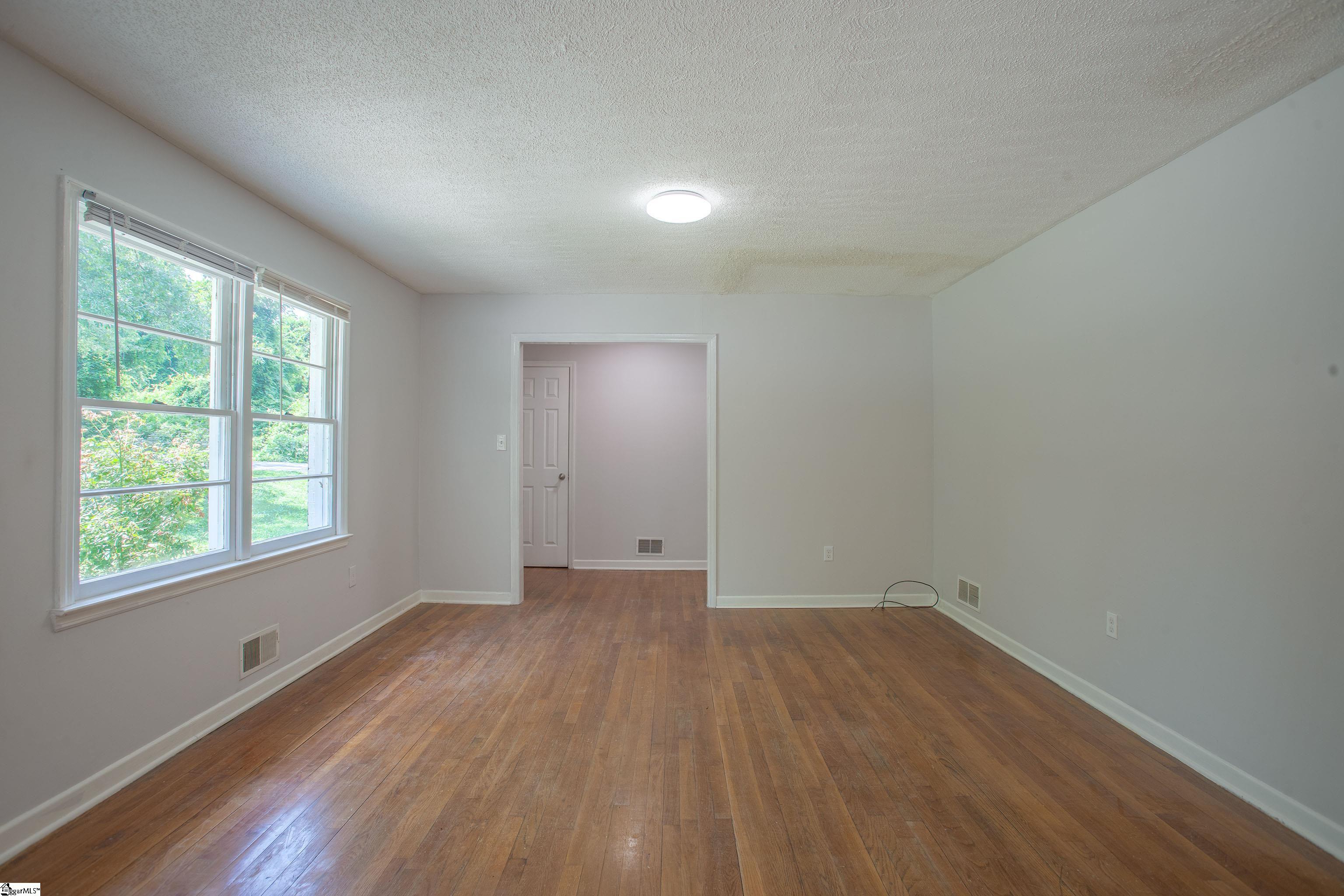 640 Humphrey Street Spartanburg, SC 29301-1942
