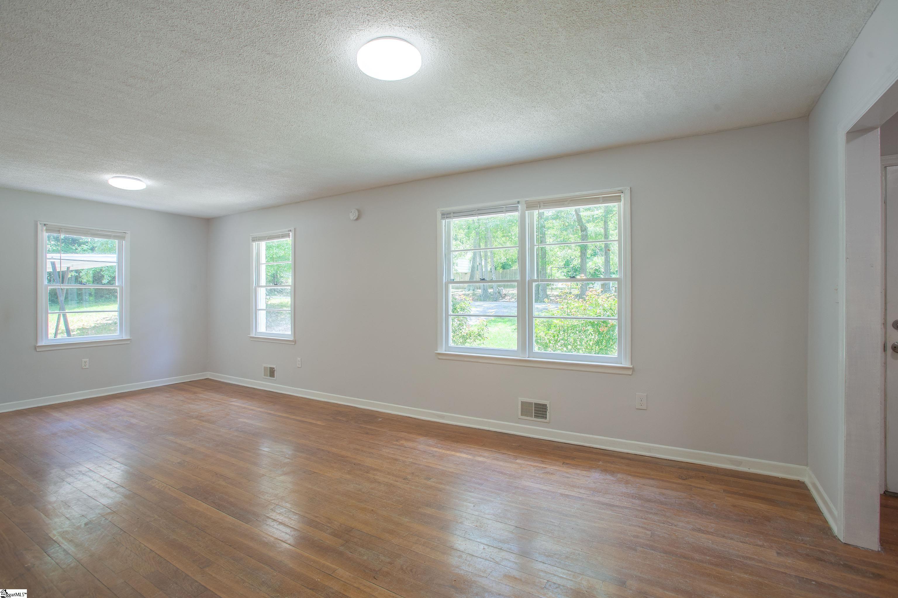 640 Humphrey Street Spartanburg, SC 29301-1942