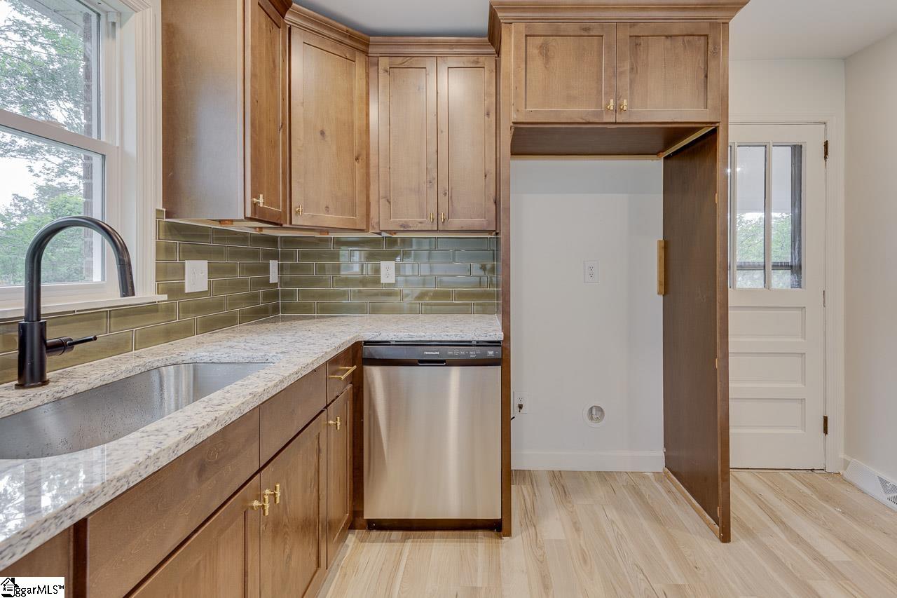 110 Charlton Circle Easley, SC 29642