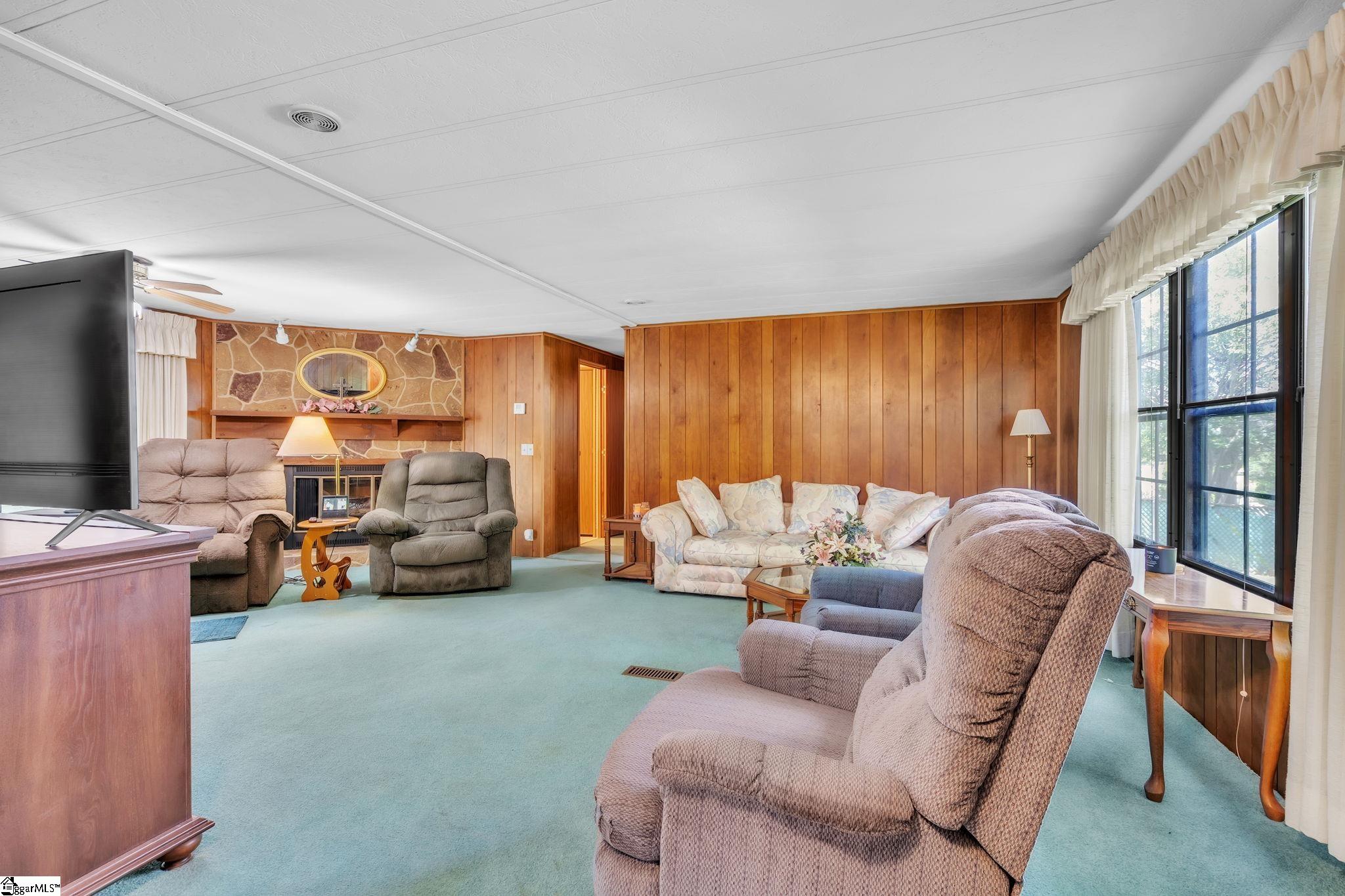 207 Wallace Drive Easley, SC 29640