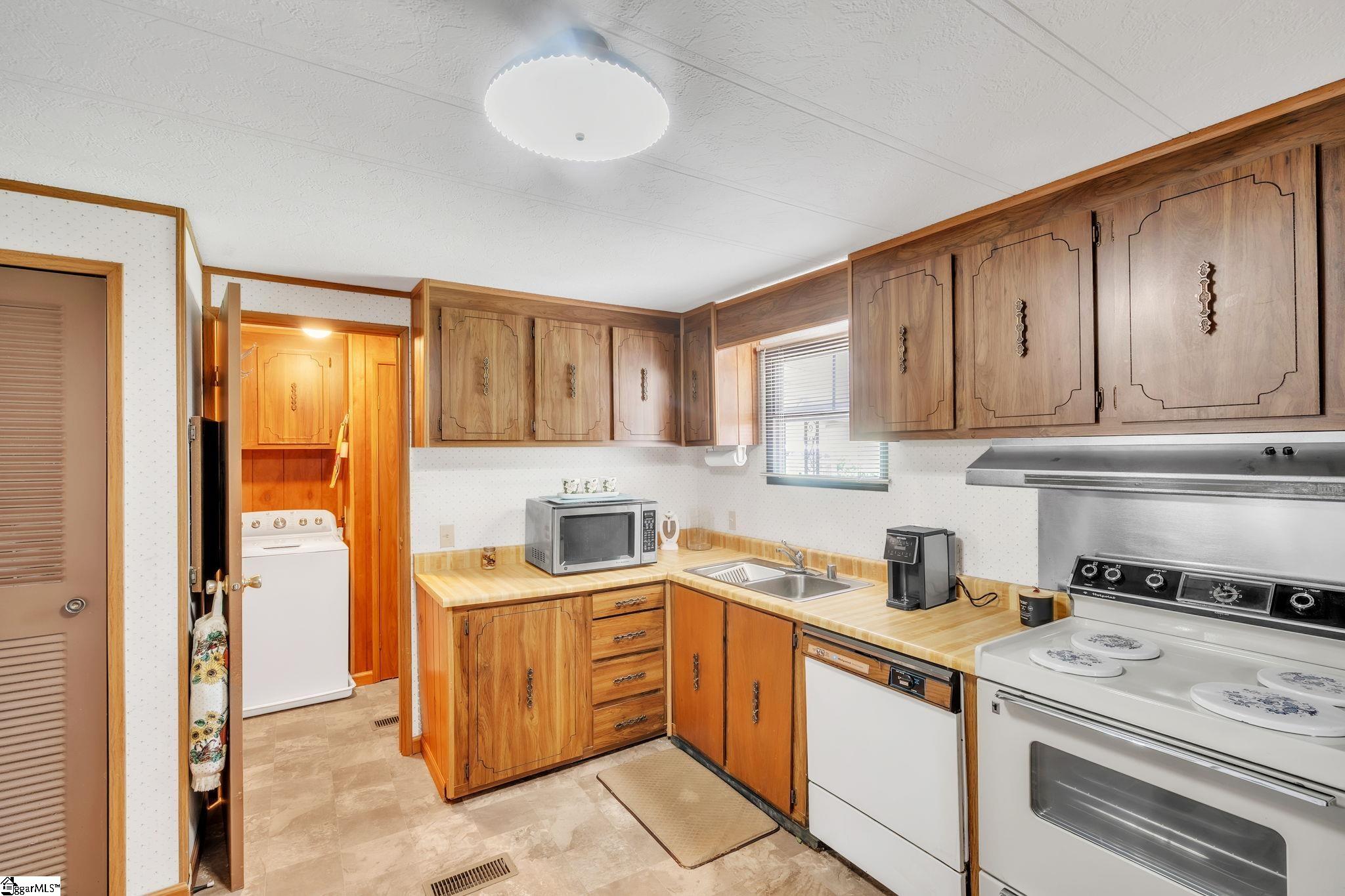 207 Wallace Drive Easley, SC 29640