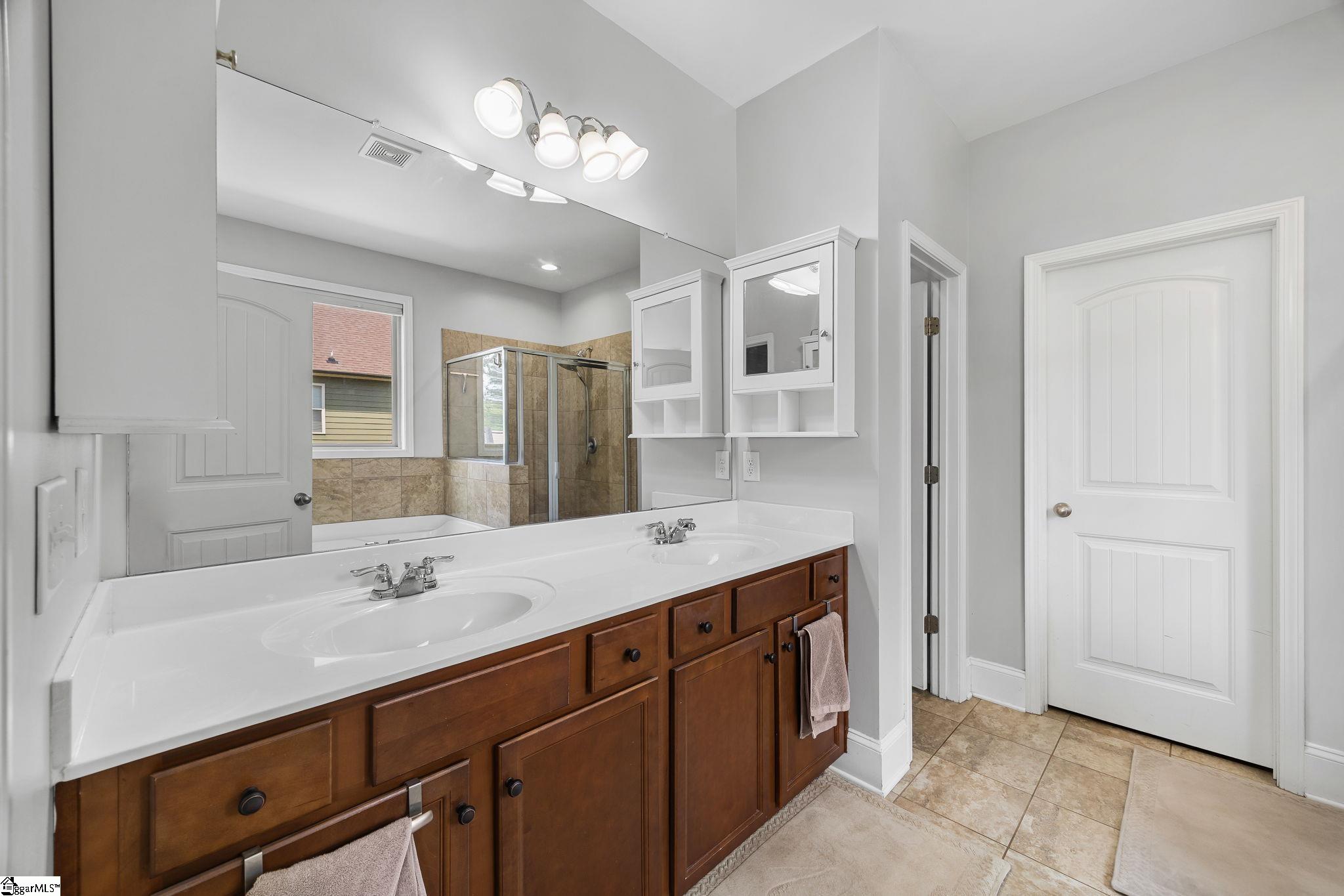 120 Sapphire Pointe Drive Duncan, SC 29334