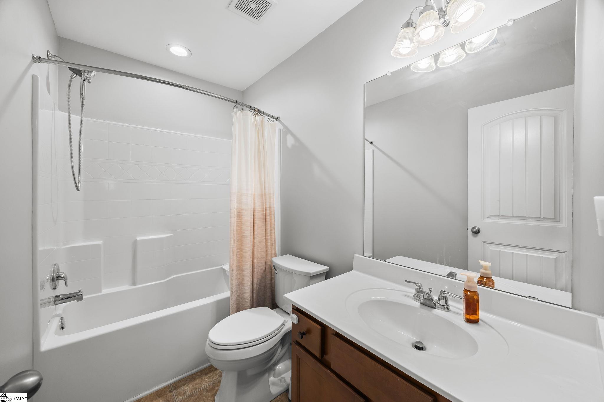 120 Sapphire Pointe Drive Duncan, SC 29334