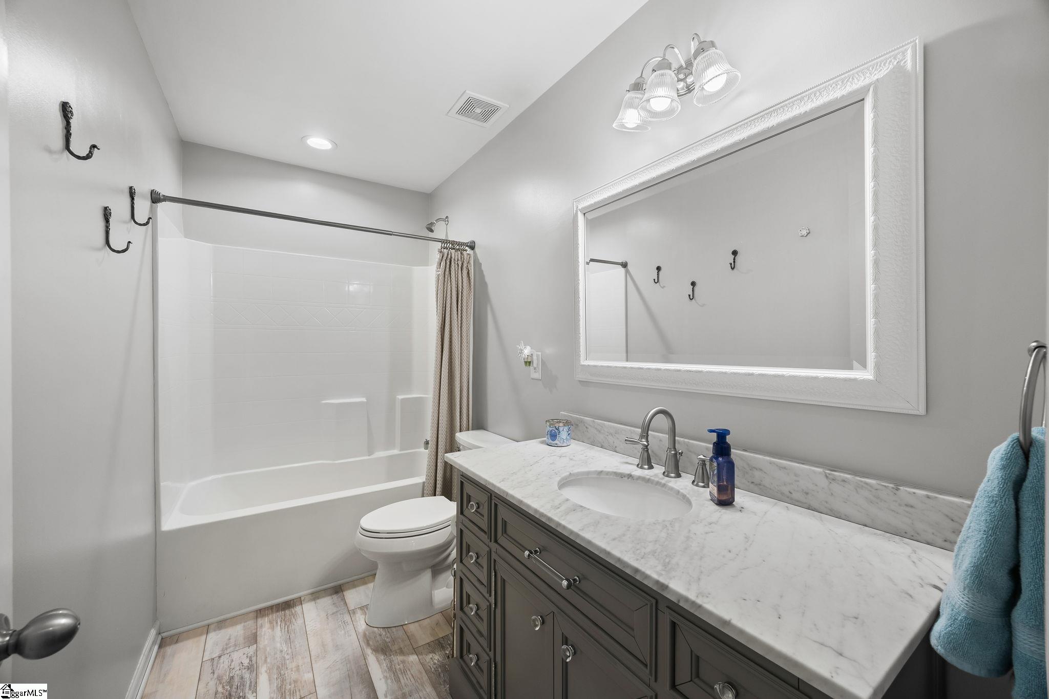 120 Sapphire Pointe Drive Duncan, SC 29334
