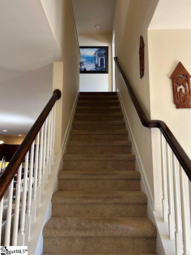 38 Golden Acre Court Simpsonville, SC 29681