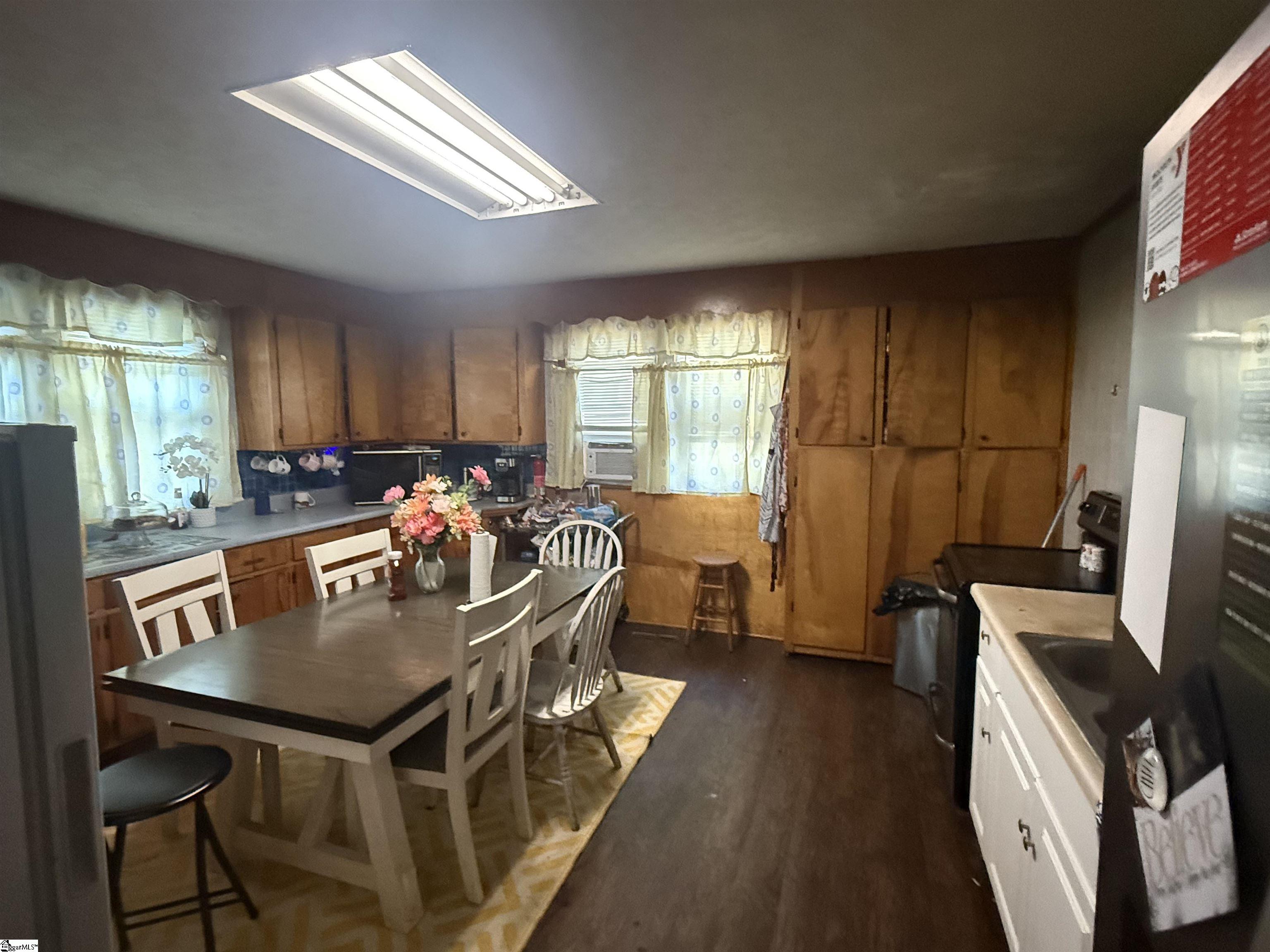 206 S 8th Street Easley, SC 29640
