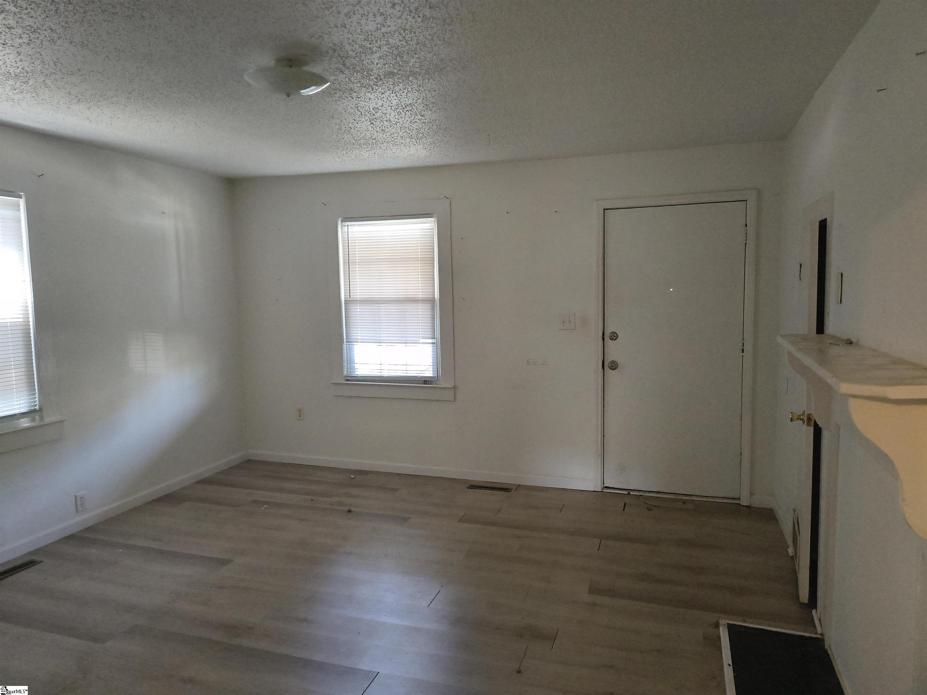 23 6th Avenue Greenville, SC 29609