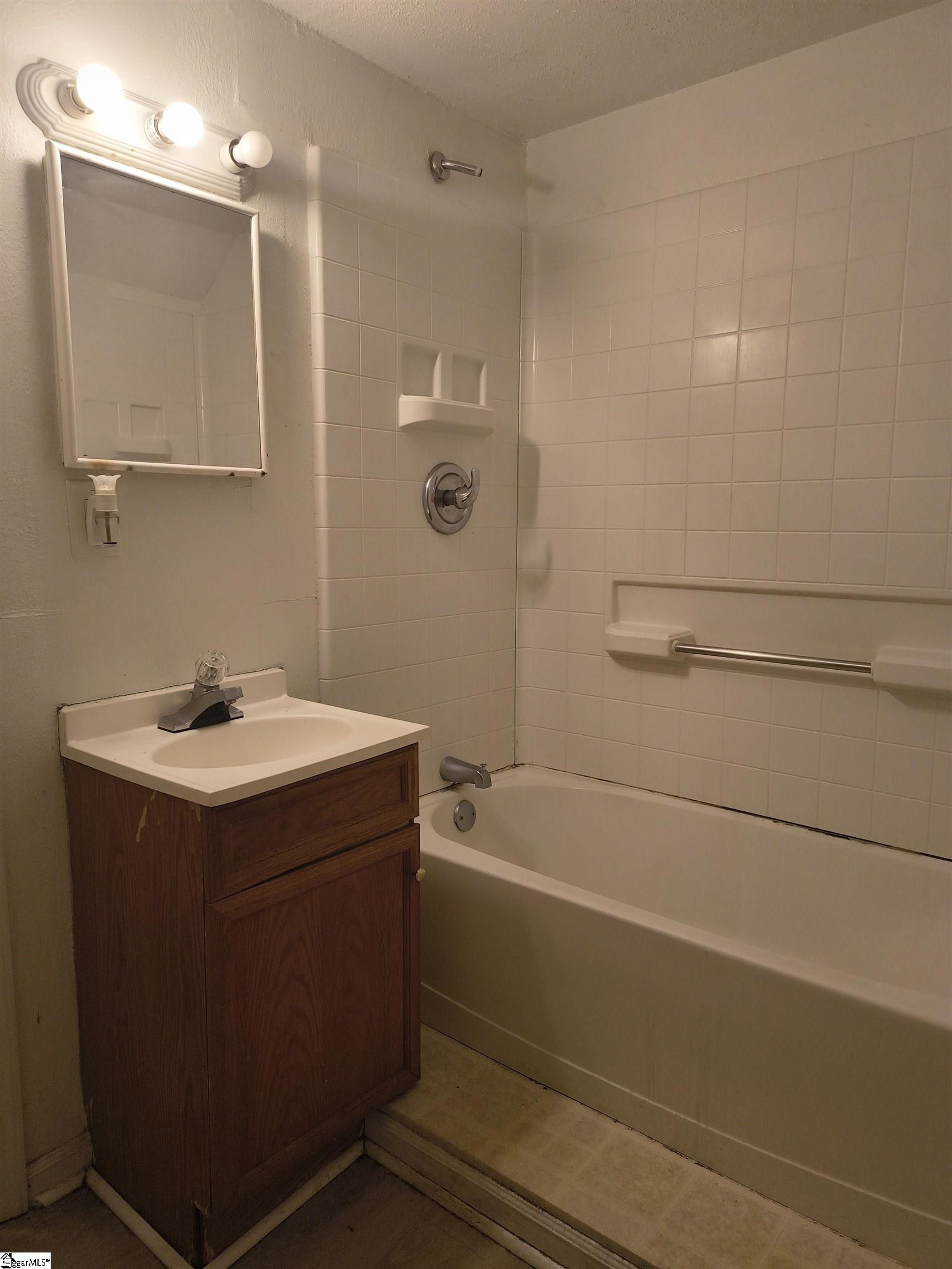 23 6th Avenue Greenville, SC 29609