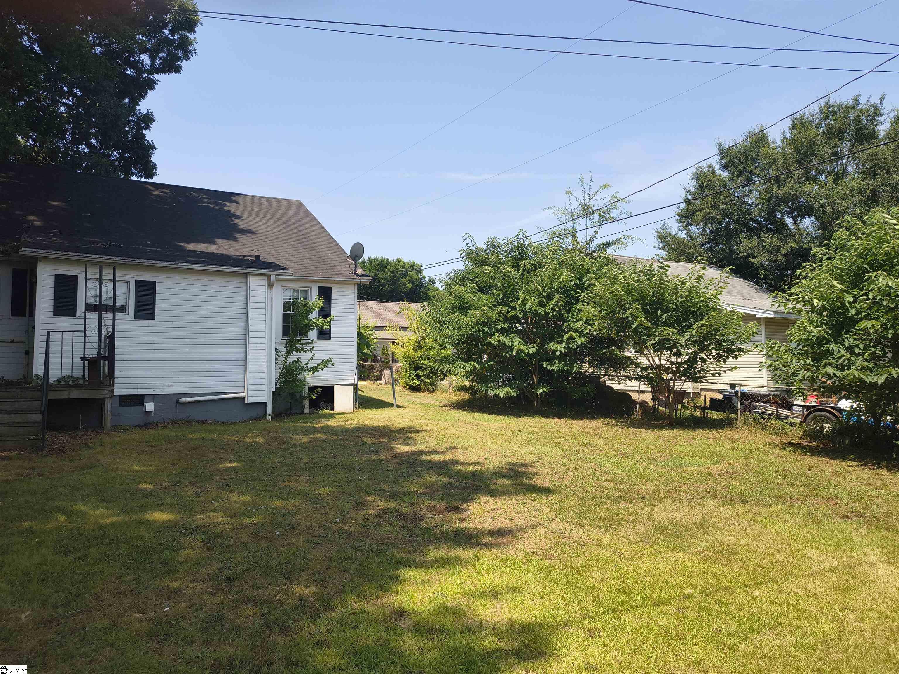 23 6th Avenue Greenville, SC 29609