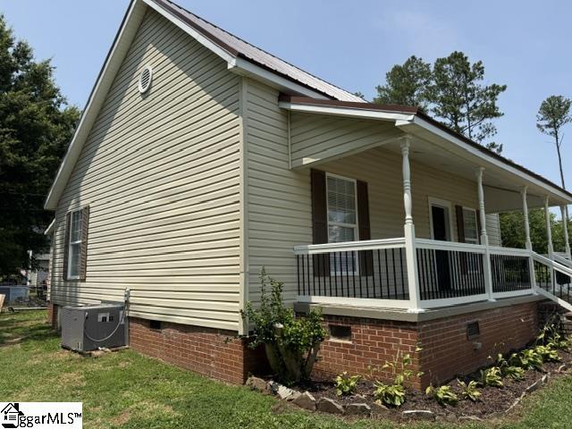 213 Magnolia Street Clinton, SC 29325