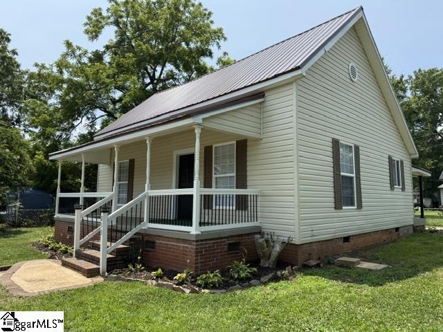 213 Magnolia Street Clinton, SC 29325