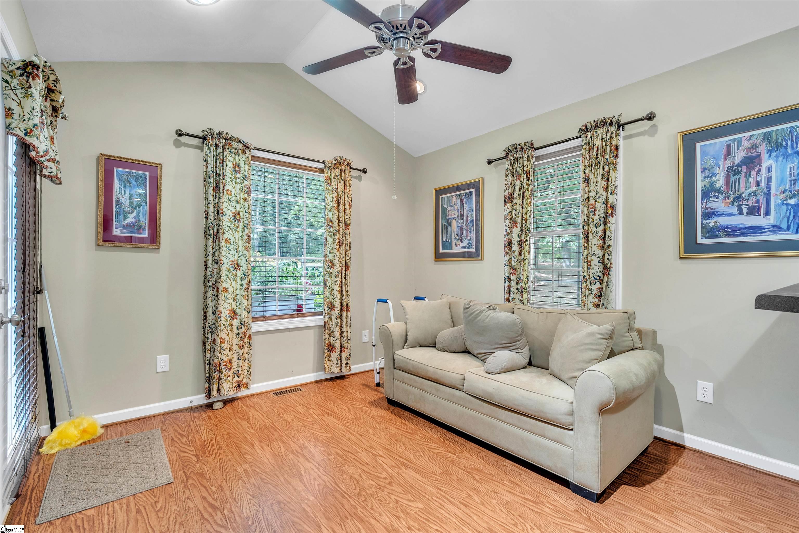 552 B S Buckhorn Road Greenville, SC 29609