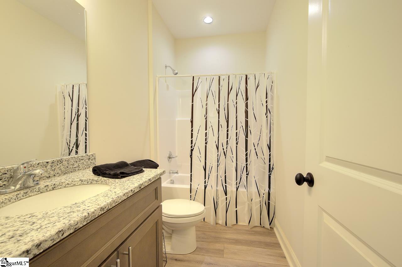 54 Lakeview Road Fountain Inn, SC 29644
