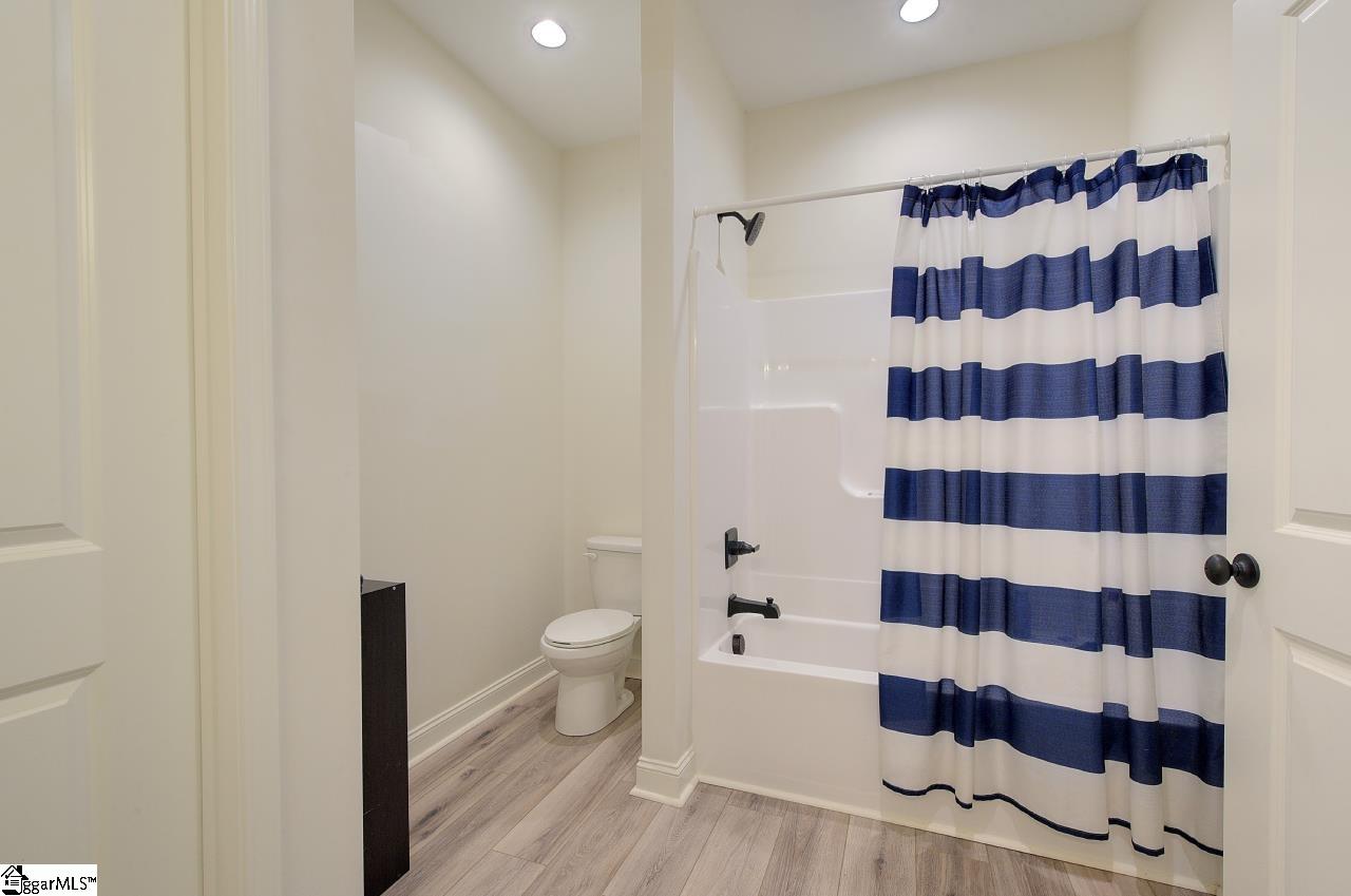 54 Lakeview Road Fountain Inn, SC 29644