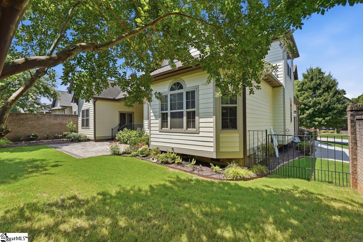 350 Laguna Lane Simpsonville, SC 29680