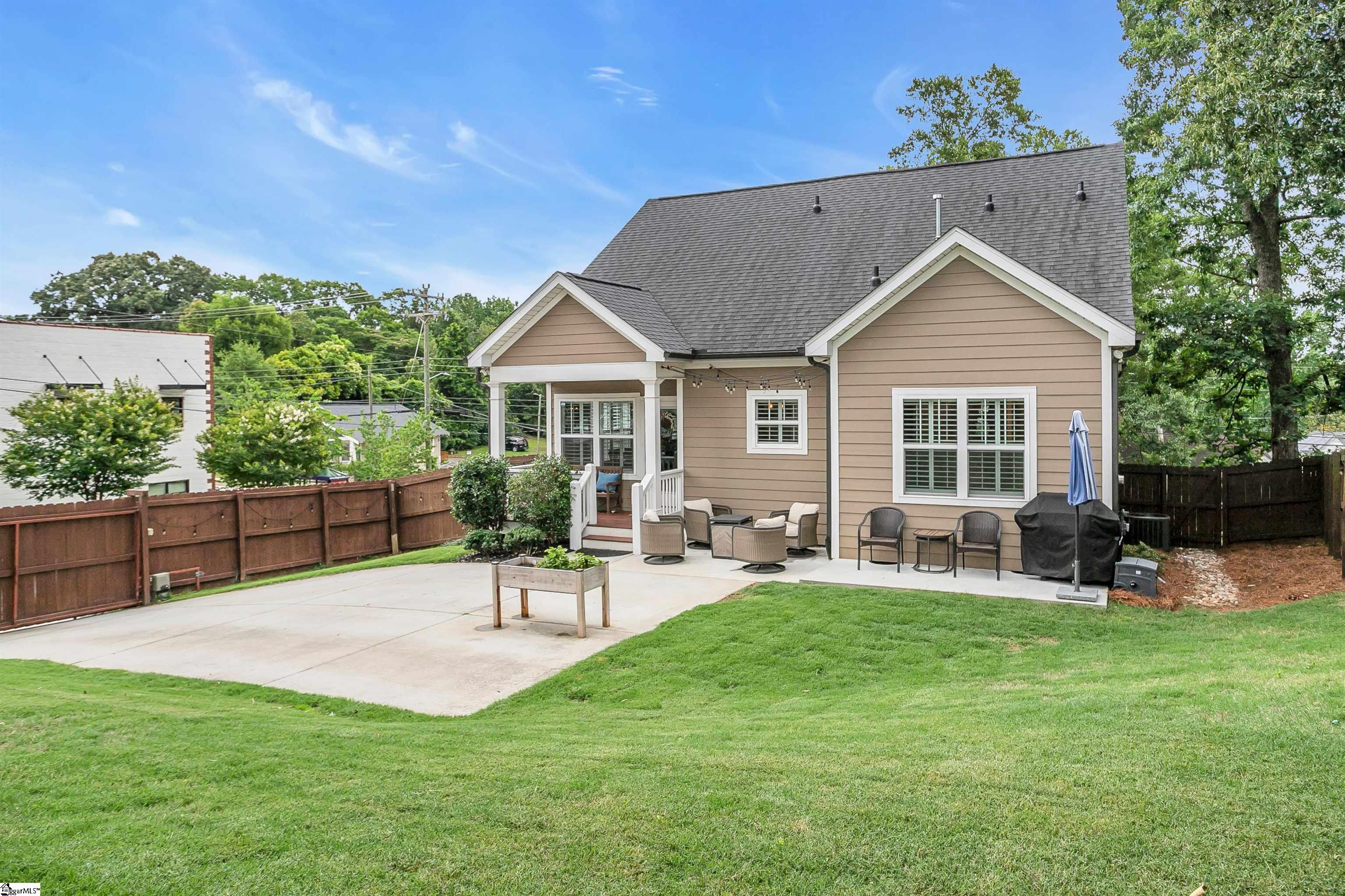 1429 E North Street Greenville, SC 29607