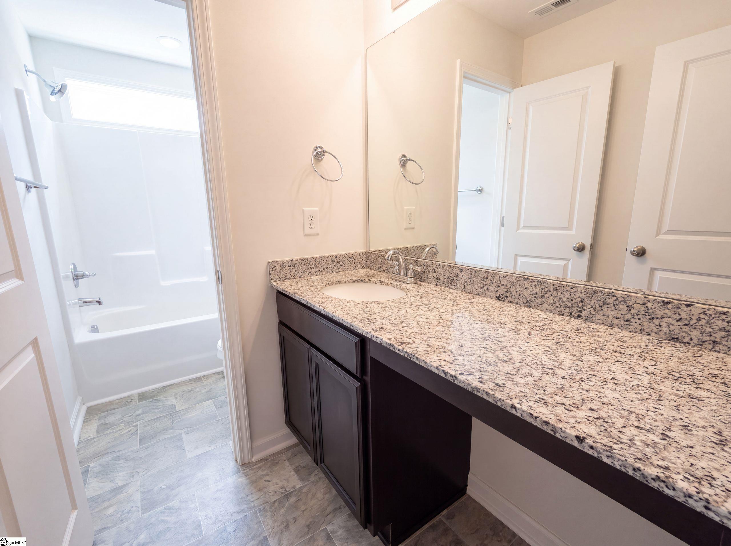 533 Baycraft Lane Simpsonville, SC 29681